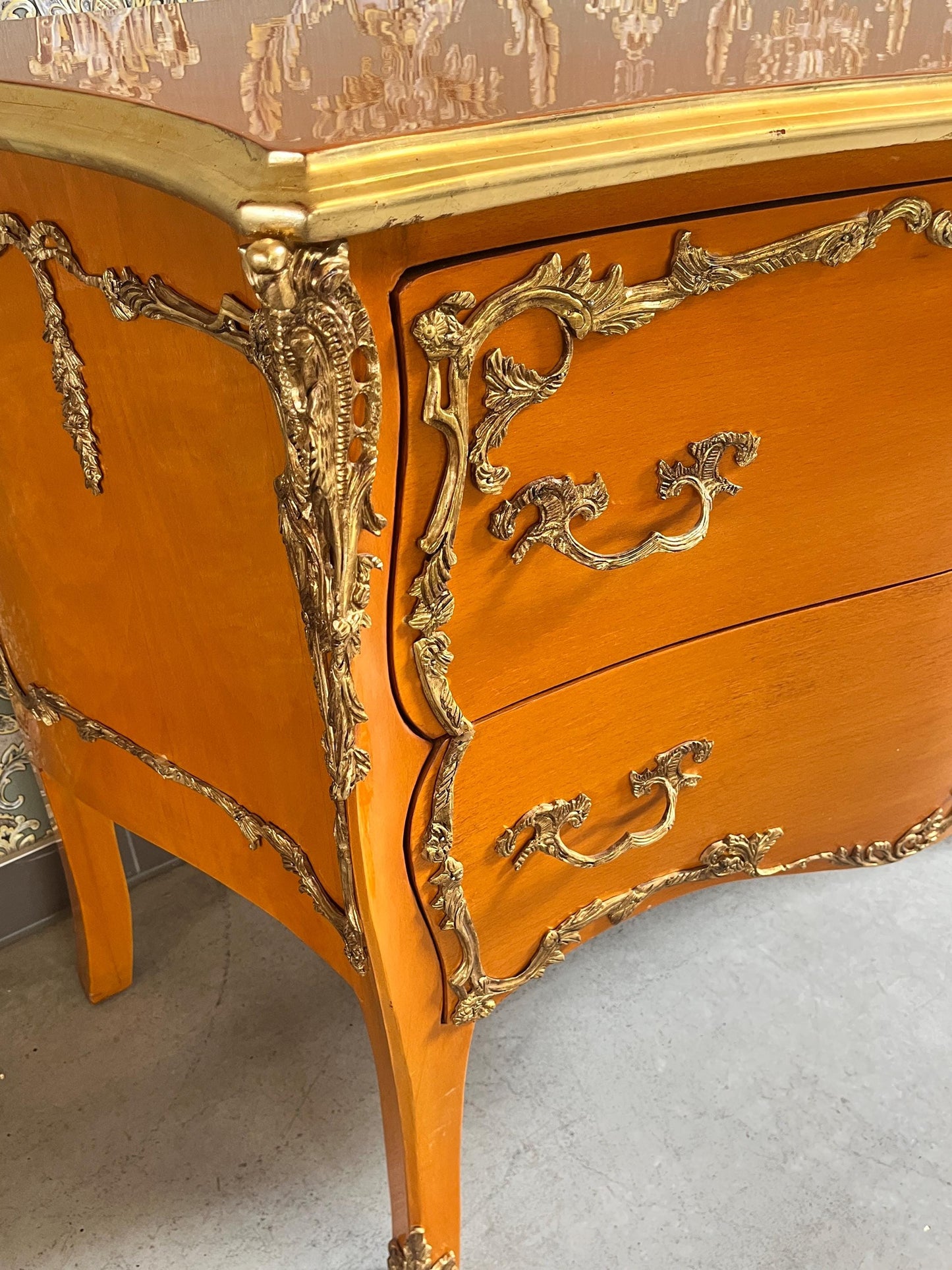 Chest of Drawer Louis XV Dresser in Wooden Brown Chest of Drawer Yellow Retro Baroque Style with Brass Ornaments for Stylish Bedroom Decor