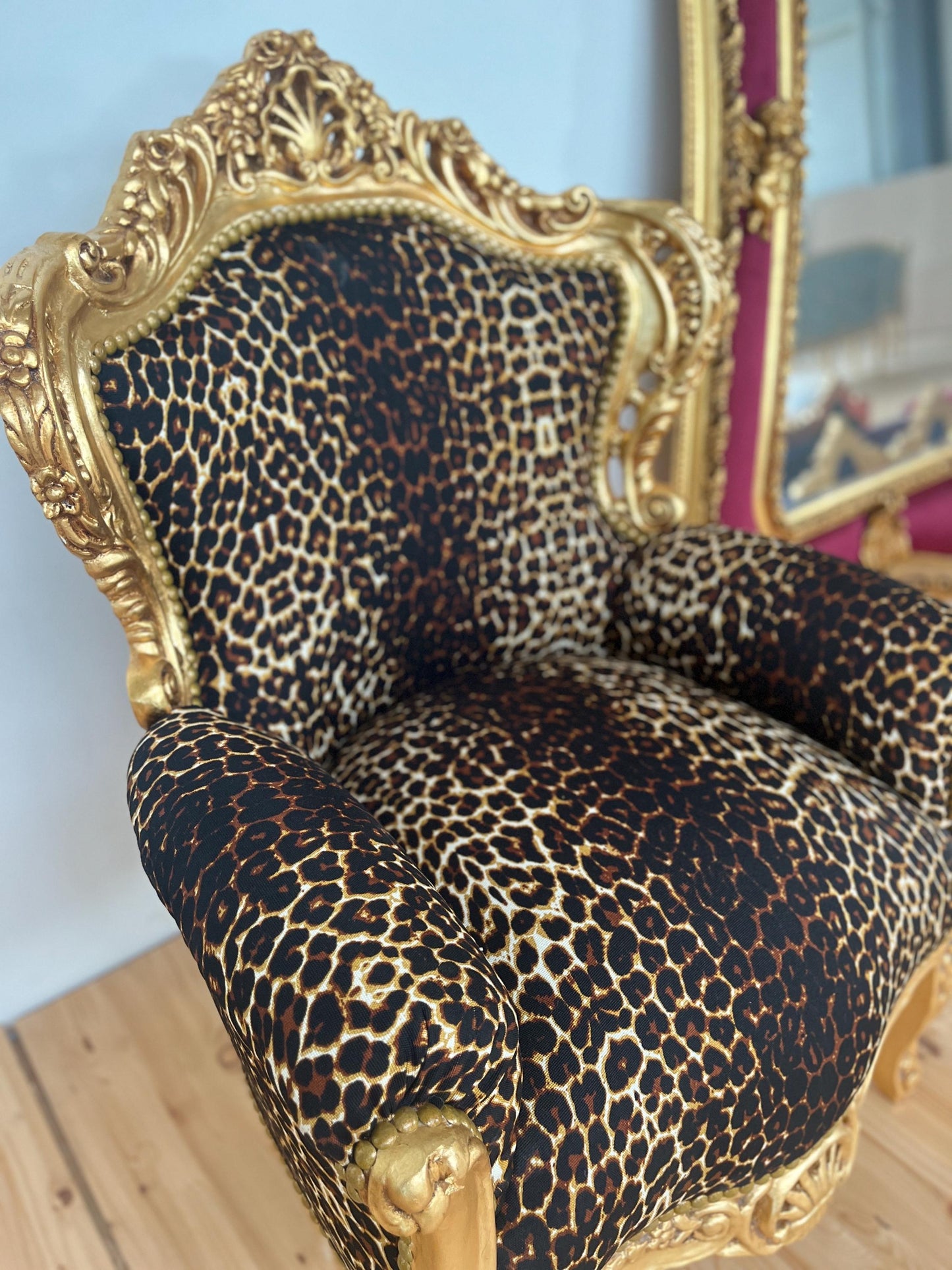 Armchair French Baroque Rococo Style Wooden Sofa Chair Antique Style in Leopard Brown for Living Room Home Decor