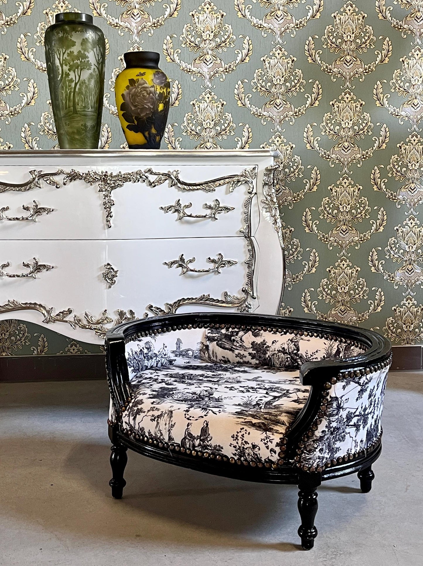 Dog Sofa Chair Retro Baroque Rococo Style Cute Dog Settee Green Velvet Blue Velvet for Home Decor Dog Chair