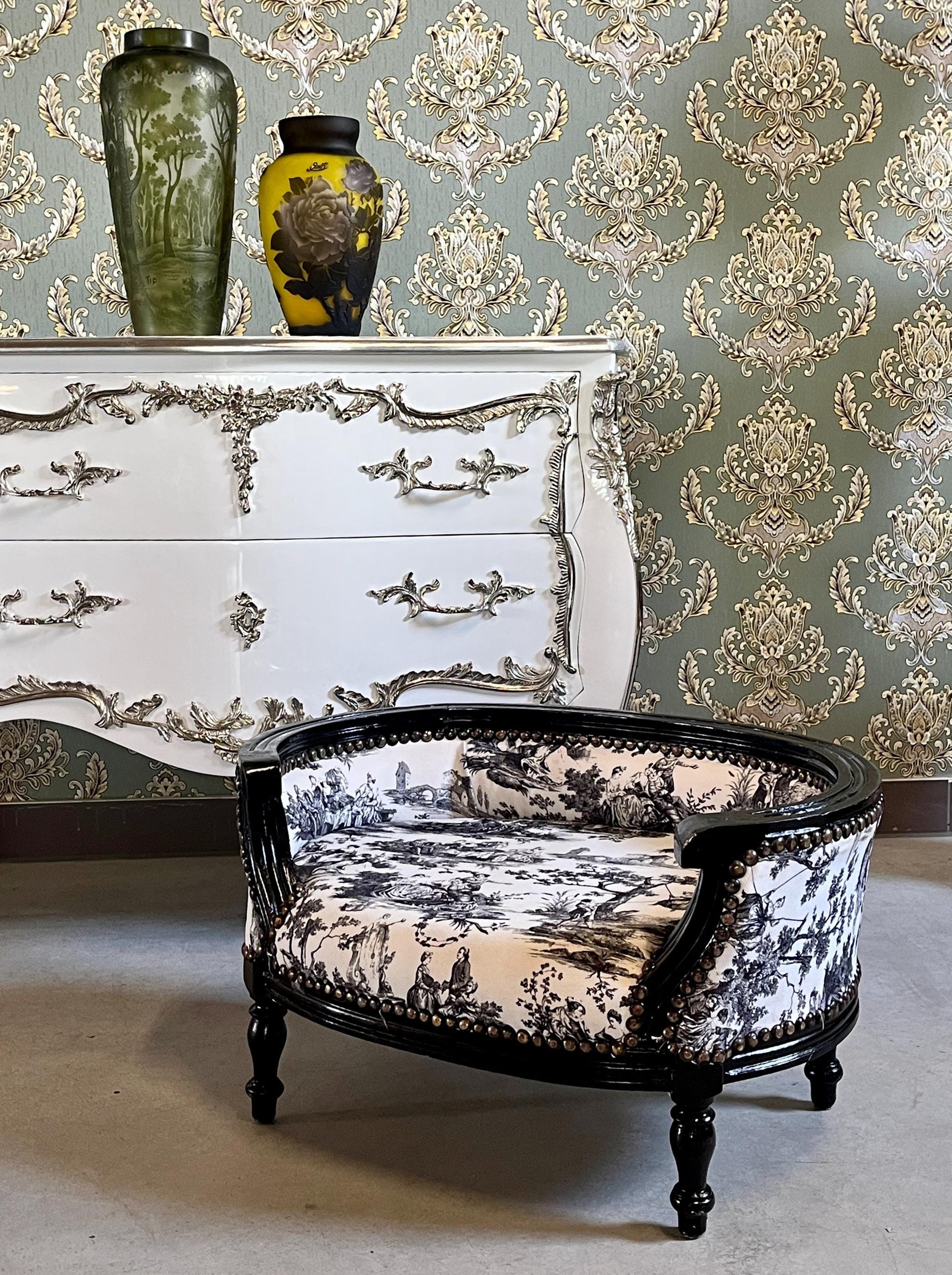Dog Sofa Chair Retro Baroque Rococo Style Cute Dog Settee Green Velvet Blue Velvet for Home Decor Dog Chair