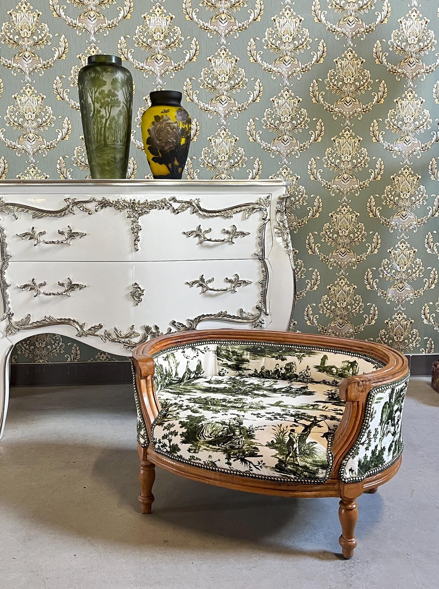 Dog Sofa Chair Retro Baroque Rococo Style Cute Dog Settee Green Velvet Blue Velvet for Home Decor Dog Chair