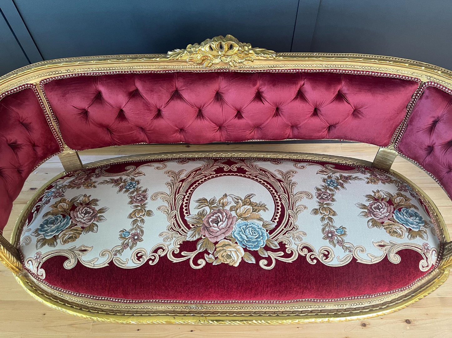 Antique Style Sofa Set Red French Baroque Style Sofa Set in Bordeaux Color French Style Sofa for Lounge Room