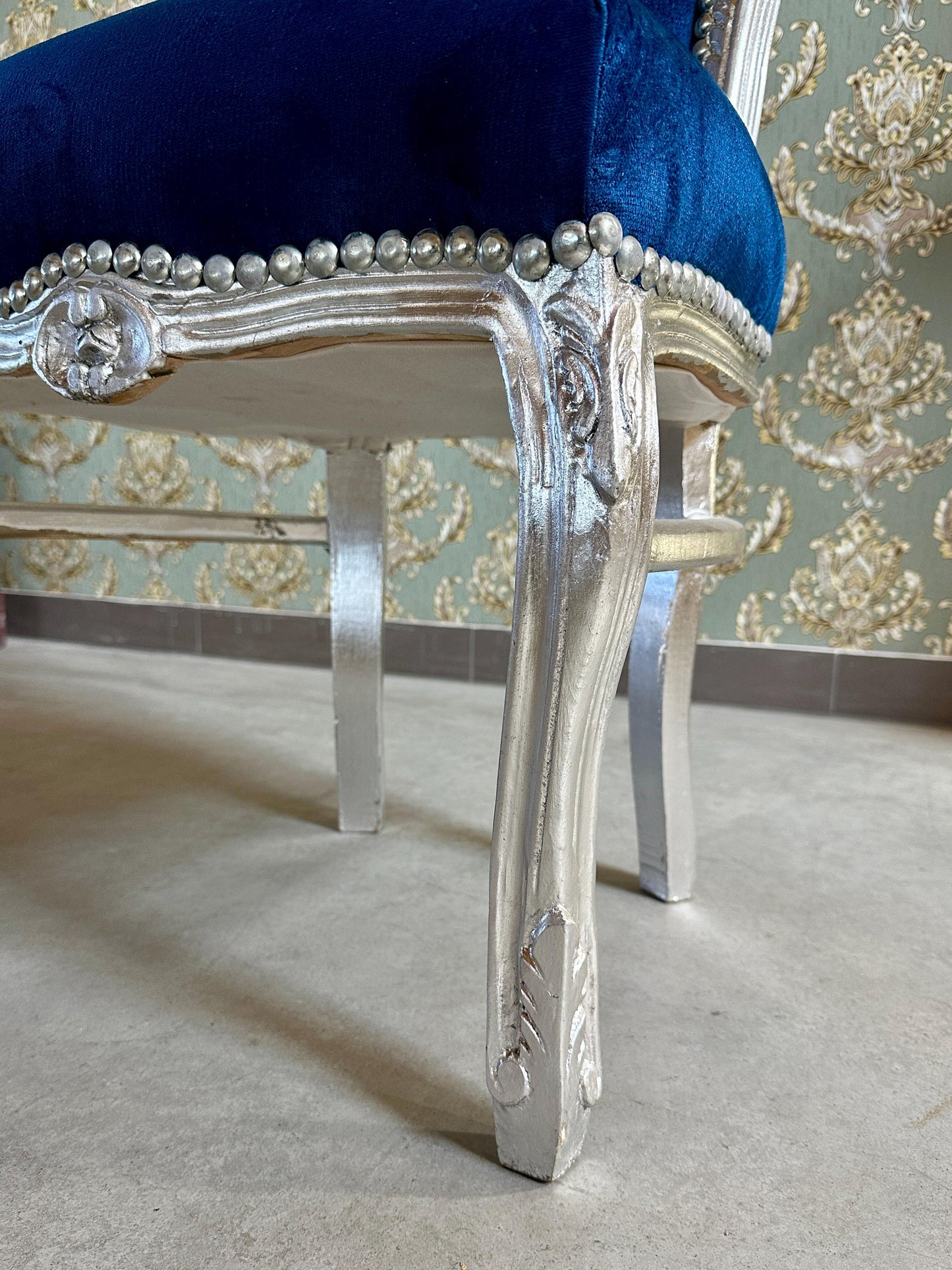 Accent Chair Blue Velvet French Baroque Antique Style Dining Chair Velvet Purple in Silver Finish for Home Decor