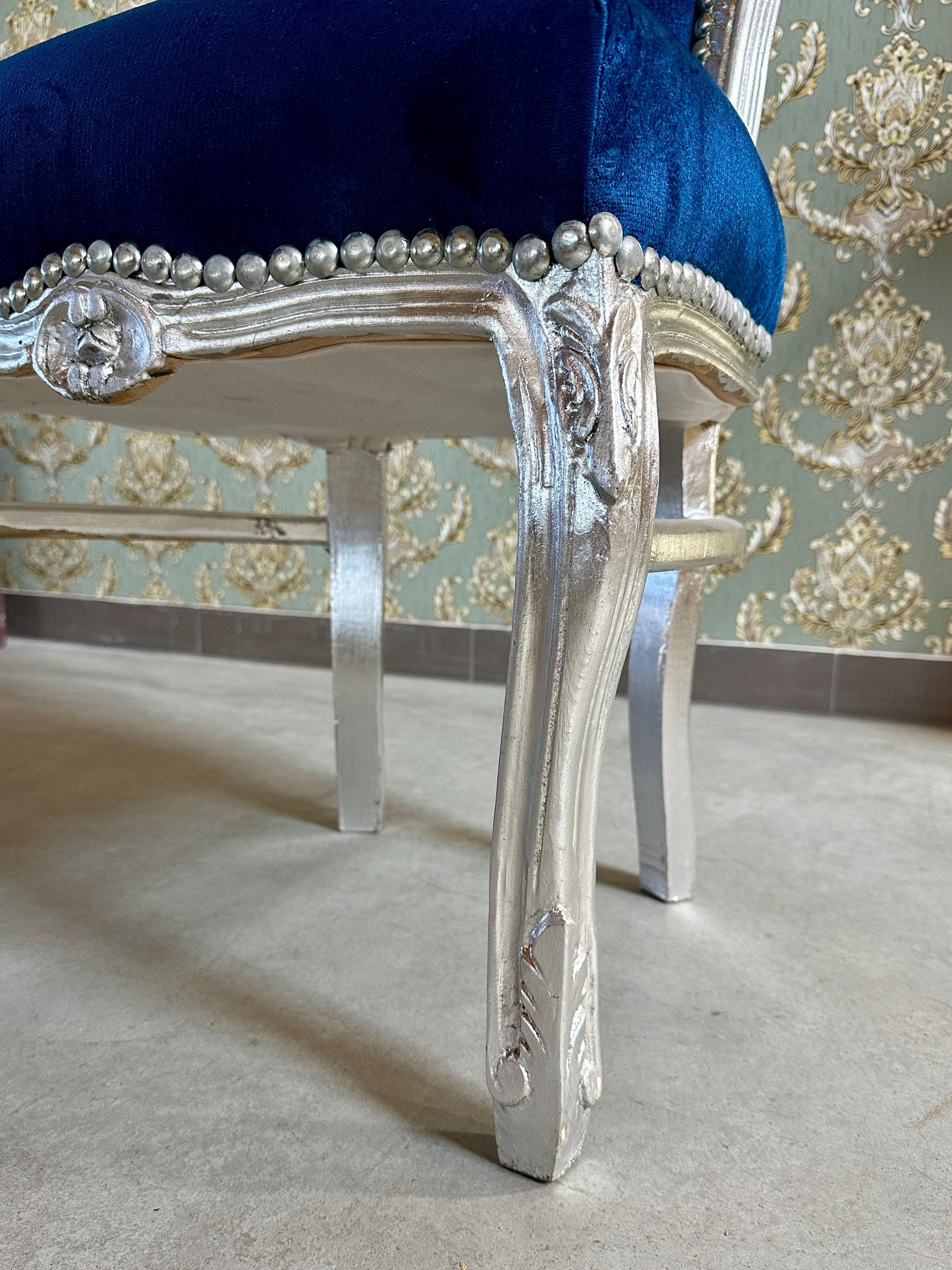 Accent Chair Blue Velvet French Baroque Antique Style Dining Chair Velvet Purple in Silver Finish for Home Decor