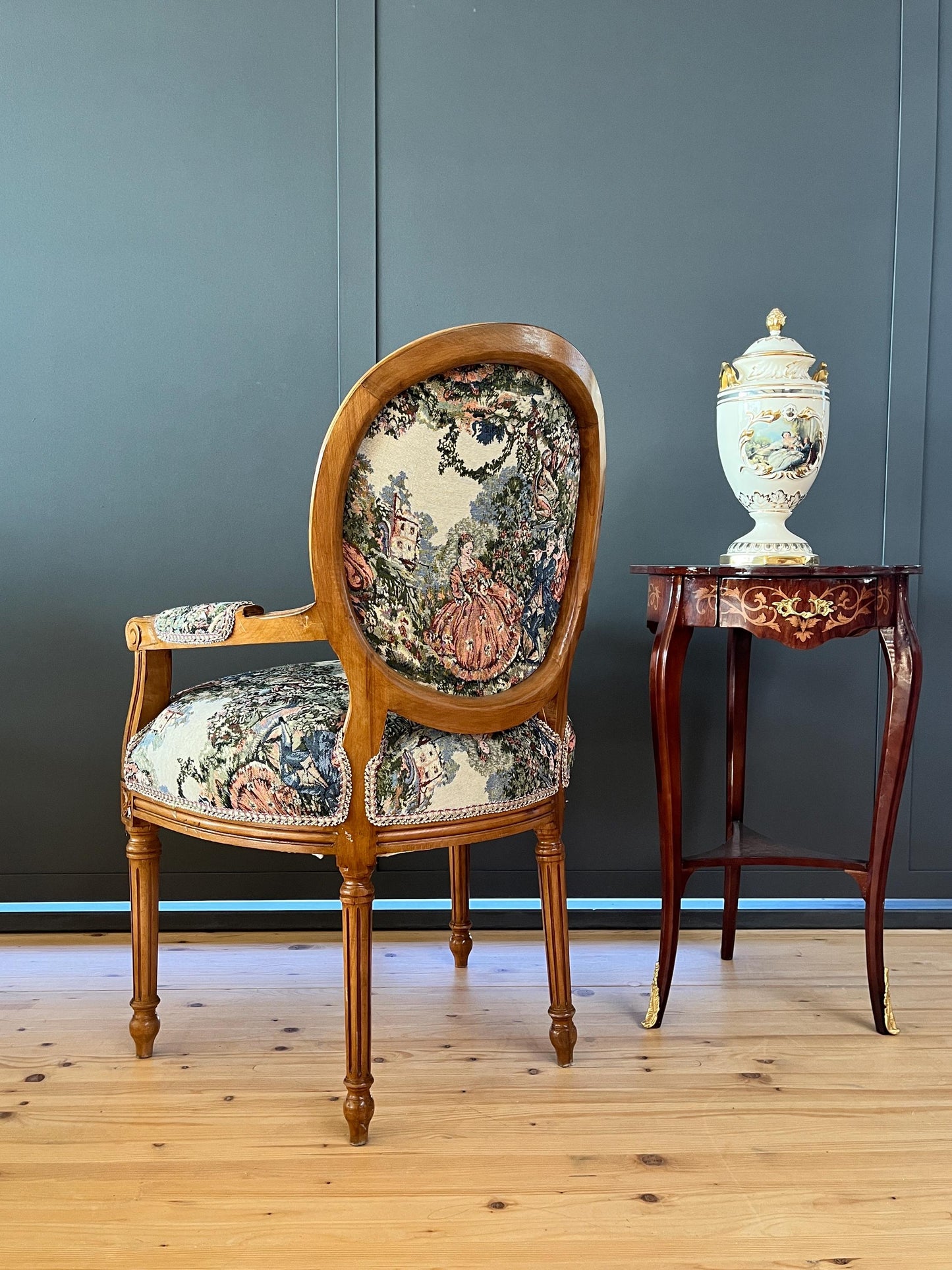 Round Armchair French Baroque Wooden Chair in Tapestry Fabric Juliet Love Story Pattern for Lounge Room Decor