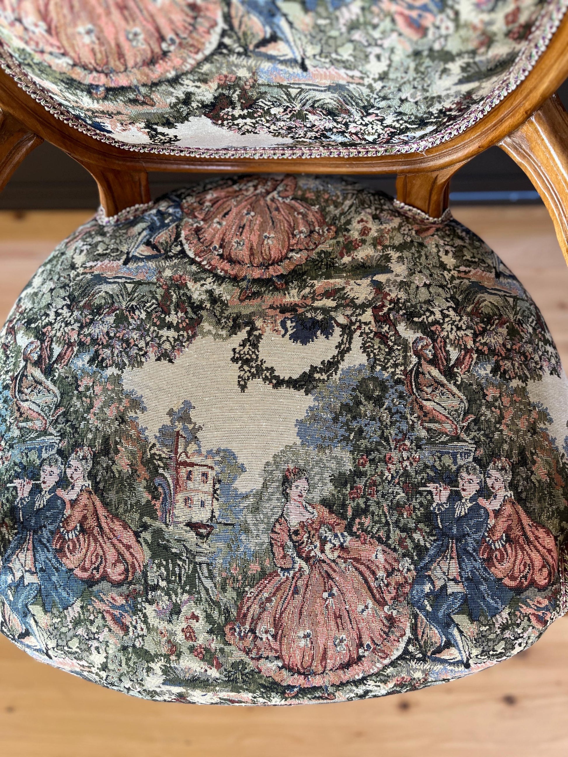 Round Armchair French Baroque Wooden Chair in Tapestry Fabric Juliet Love Story Pattern for Lounge Room Decor