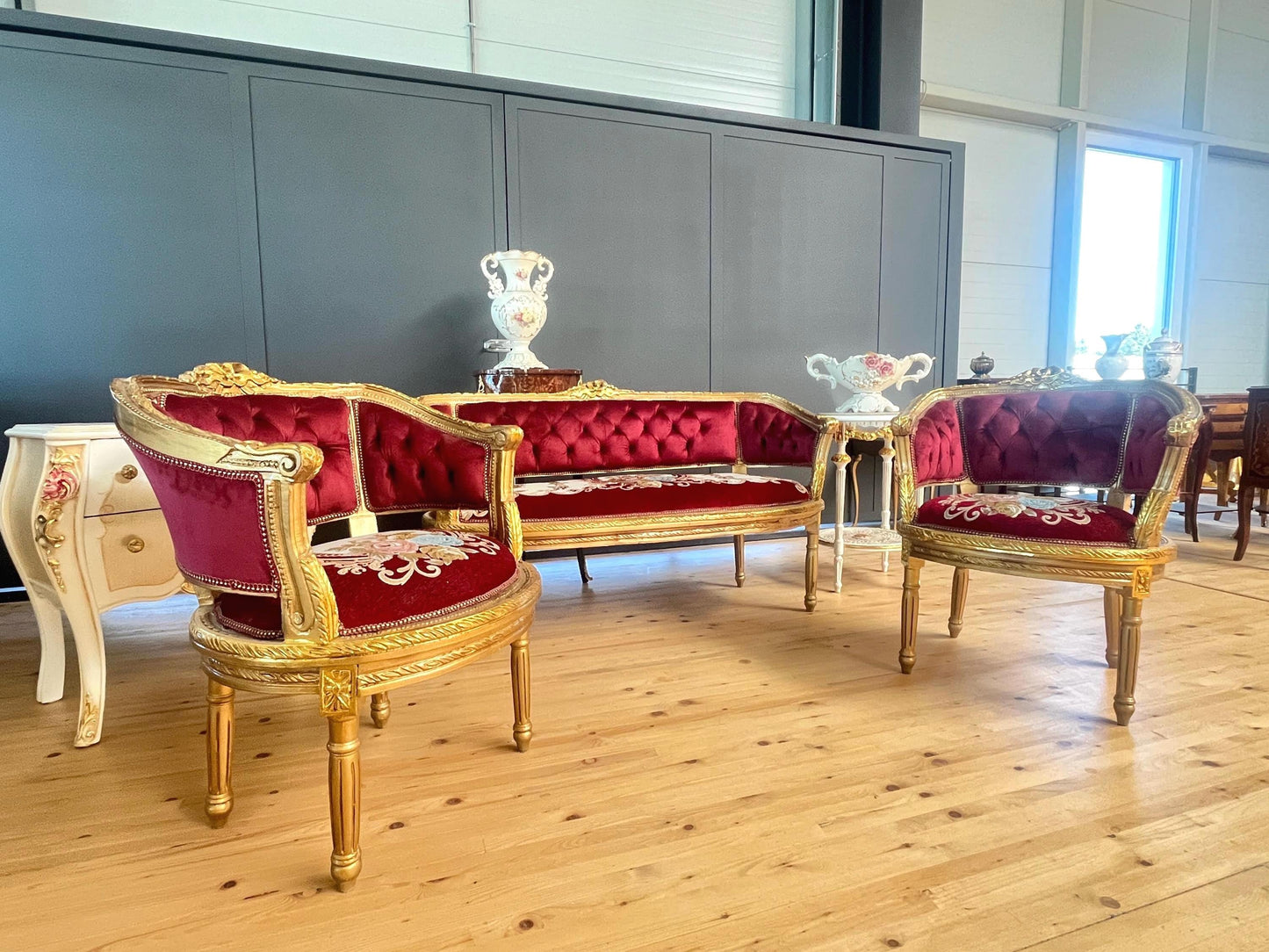 Antique Style Sofa Set Red French Baroque Style Sofa Set in Bordeaux Color French Style Sofa for Lounge Room