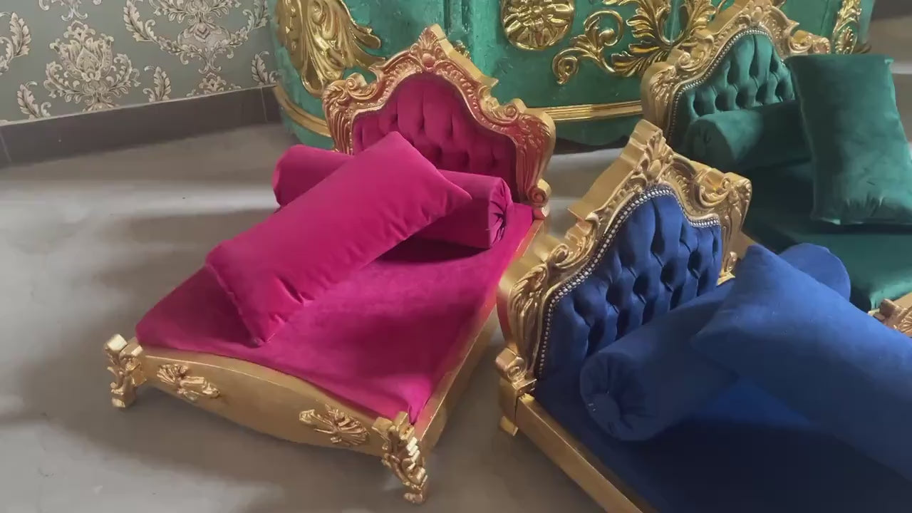 Small Pet Sofa French Louis Style Dog Bed in Gold Finish Cute Baroque Rococo Style Cat Bed in Hot Pink Velvet & Purple Velvet for Happy Pet