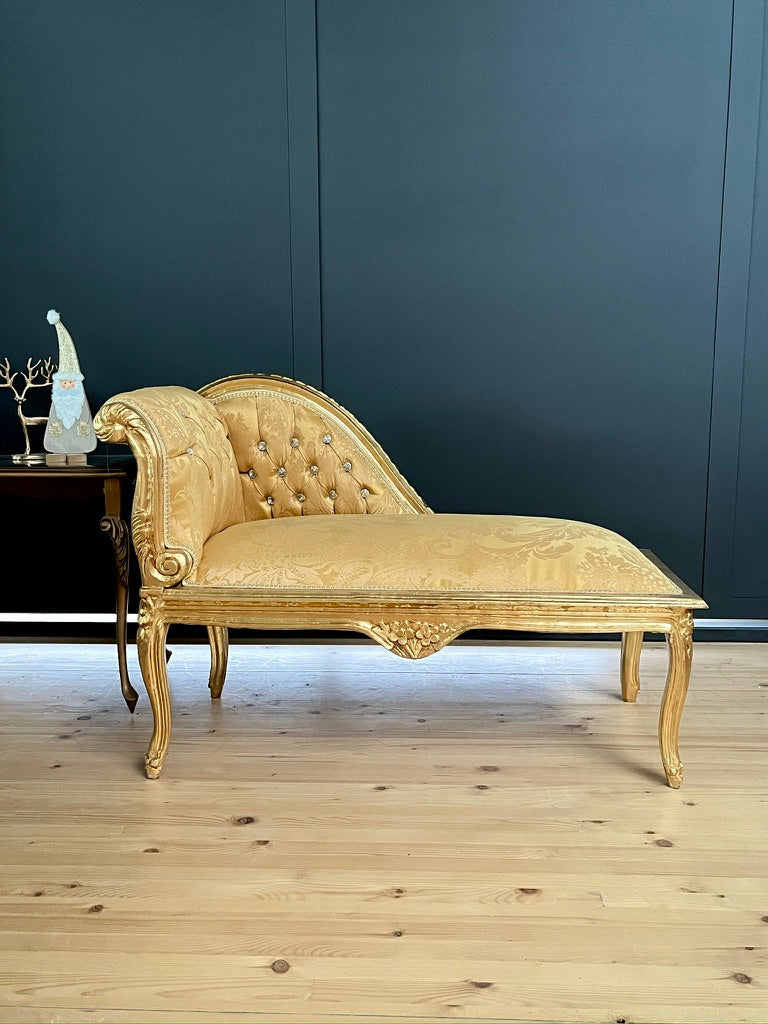 CasAmin Möbel Rococo French style small chaise lounge with ivory floral pattern upholstery and ottoman for elegant furniture decor.