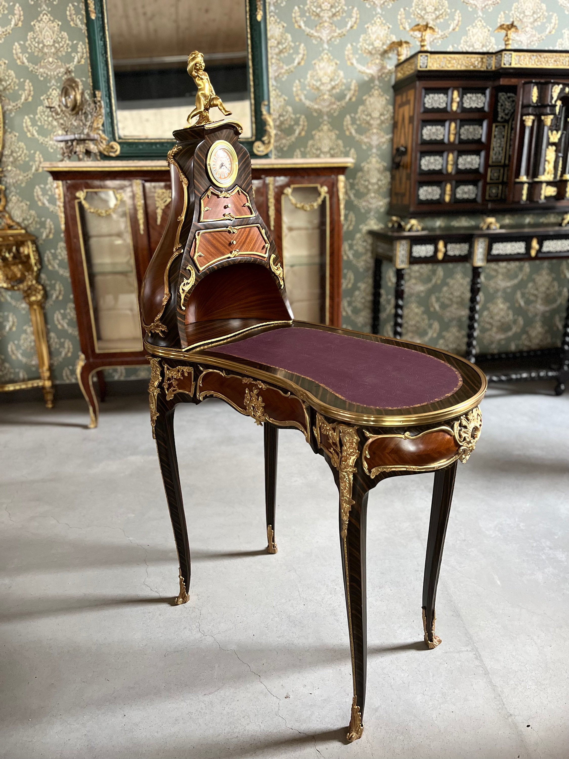 Wooden Desk Royal Antique Style  Writing Table with Clock Shelf Bronze Ornaments Noble Item Retro Baroque Style Brown Desk for Home Decor