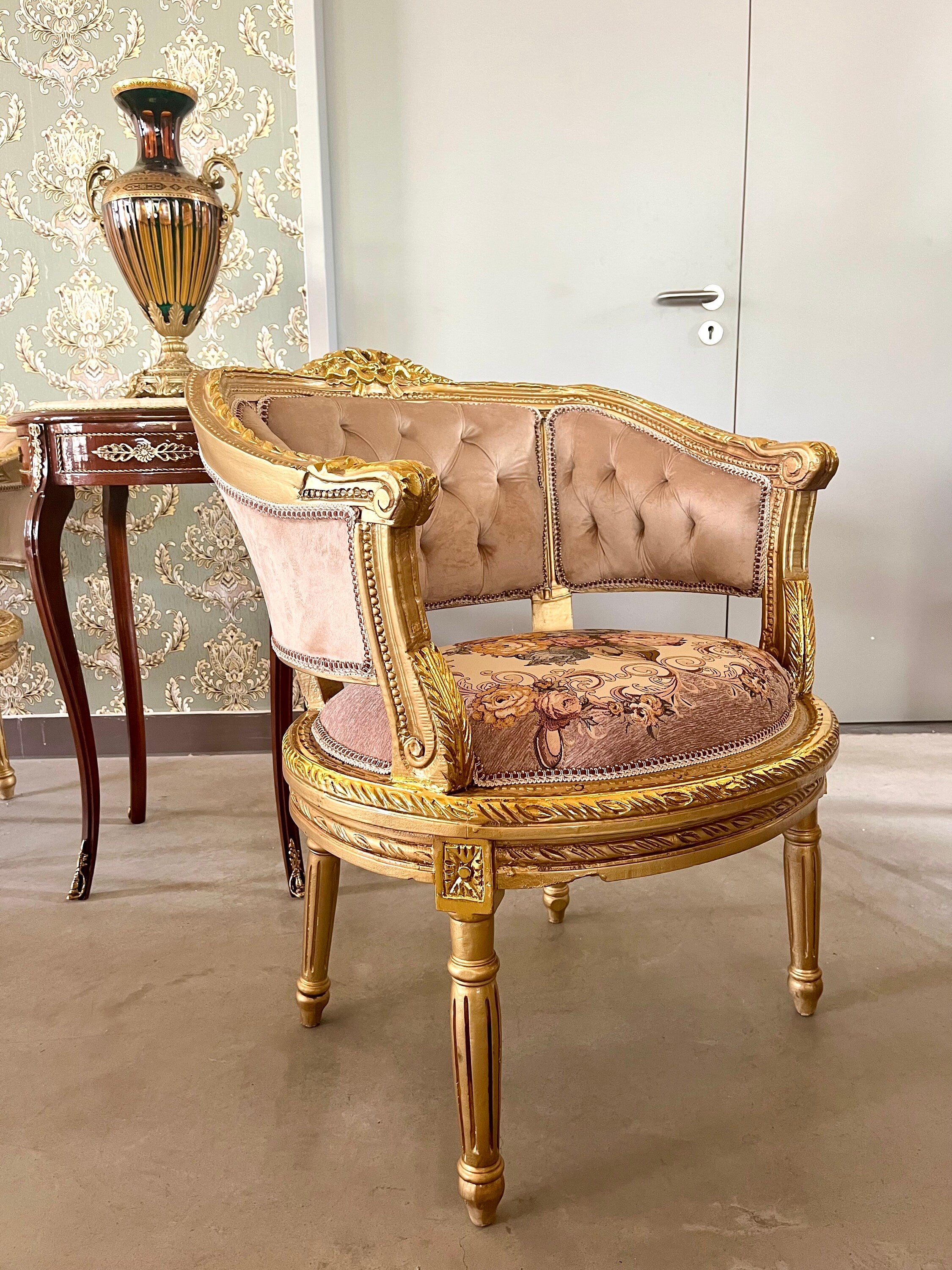 Sofa Set Retro Baroque Style Camel Color Velvet Lounge Sofa French Louis Antique Style in Gold Finish for Lodge Home