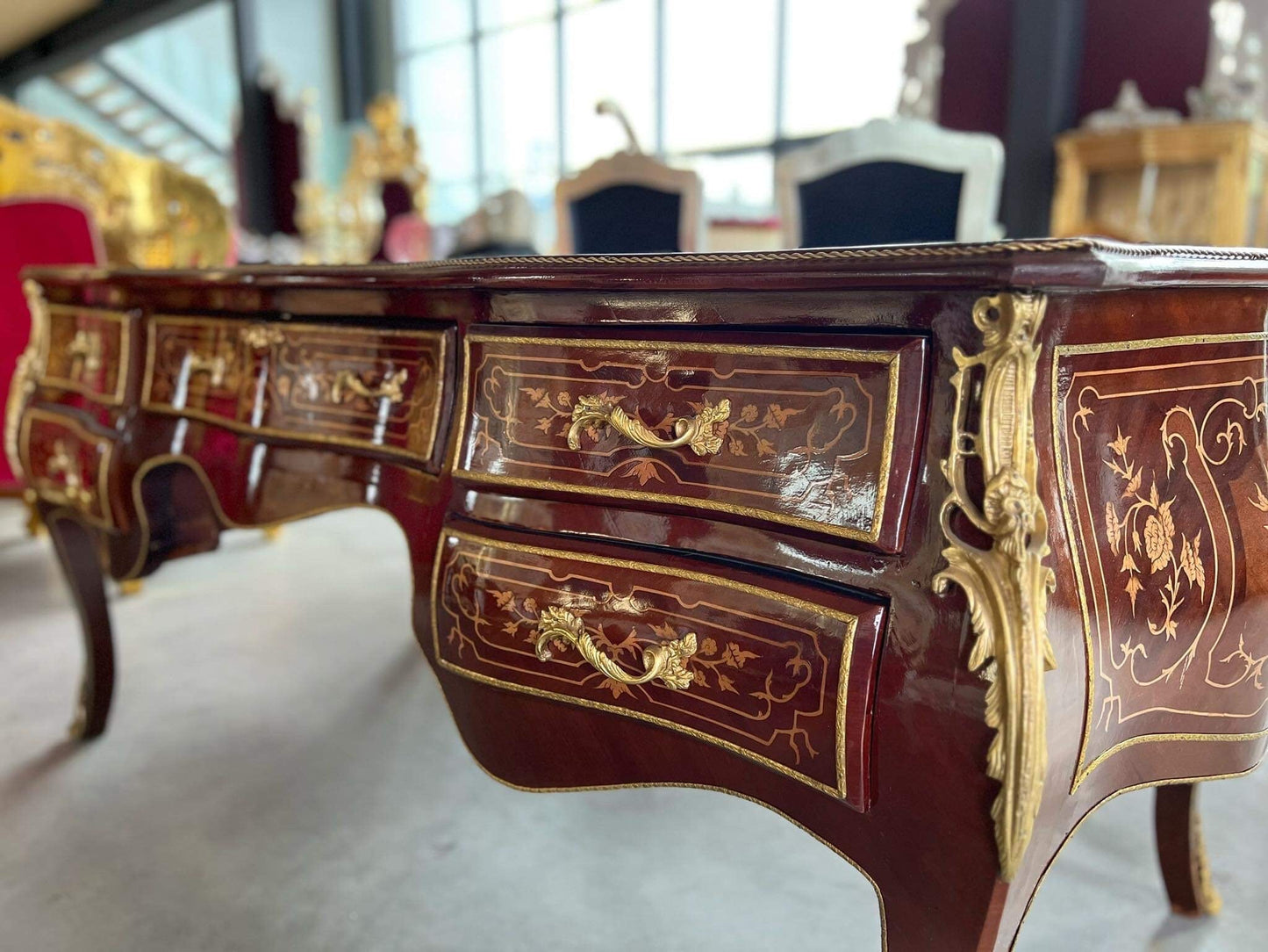 Limitierter handgefertigter Schreibtisch im Barockstil/ Limited Deluxe Desk in French Baroque Style Wooden Desk Nostalgic Antique Look Brown