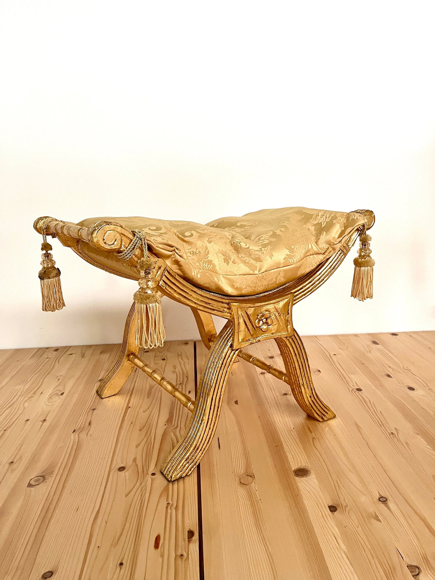 Foot Stool French Louis XV Antique Style Ottoman Retro Baroque Style Hocker with Tassels Bordeaux Gold Leopard Print Seated in Gold Finish