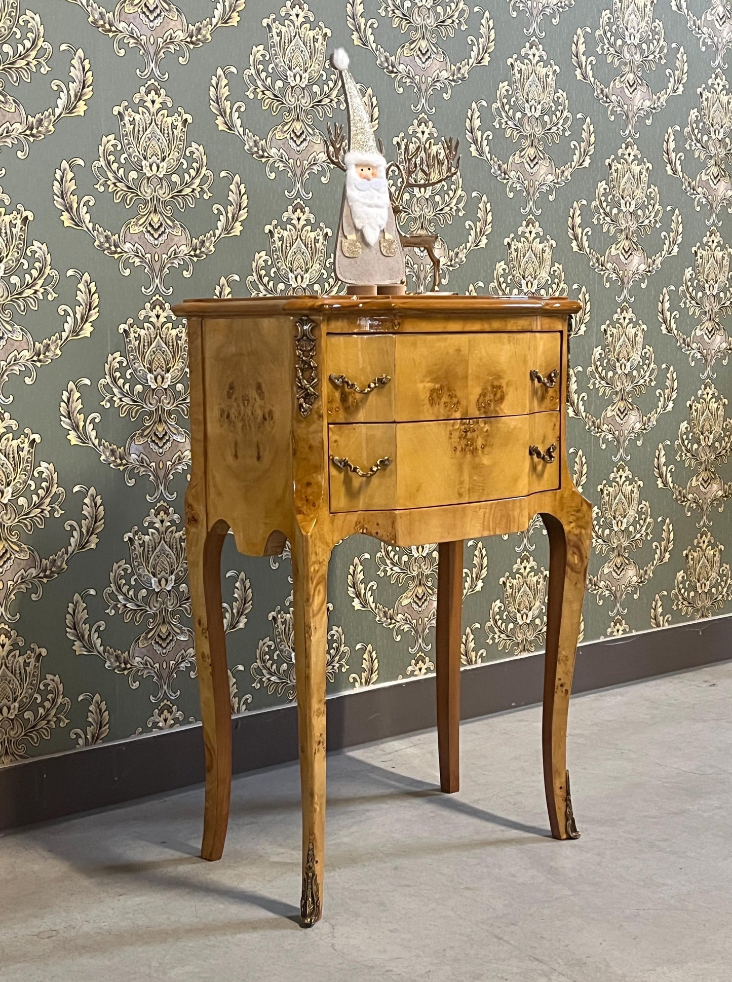 Night Stand Nostalgic Antique Style Kommode Retro Baroque Style in Yellow Small Chest Of Drawer Niche Beautiful Style Bedside Home Decor