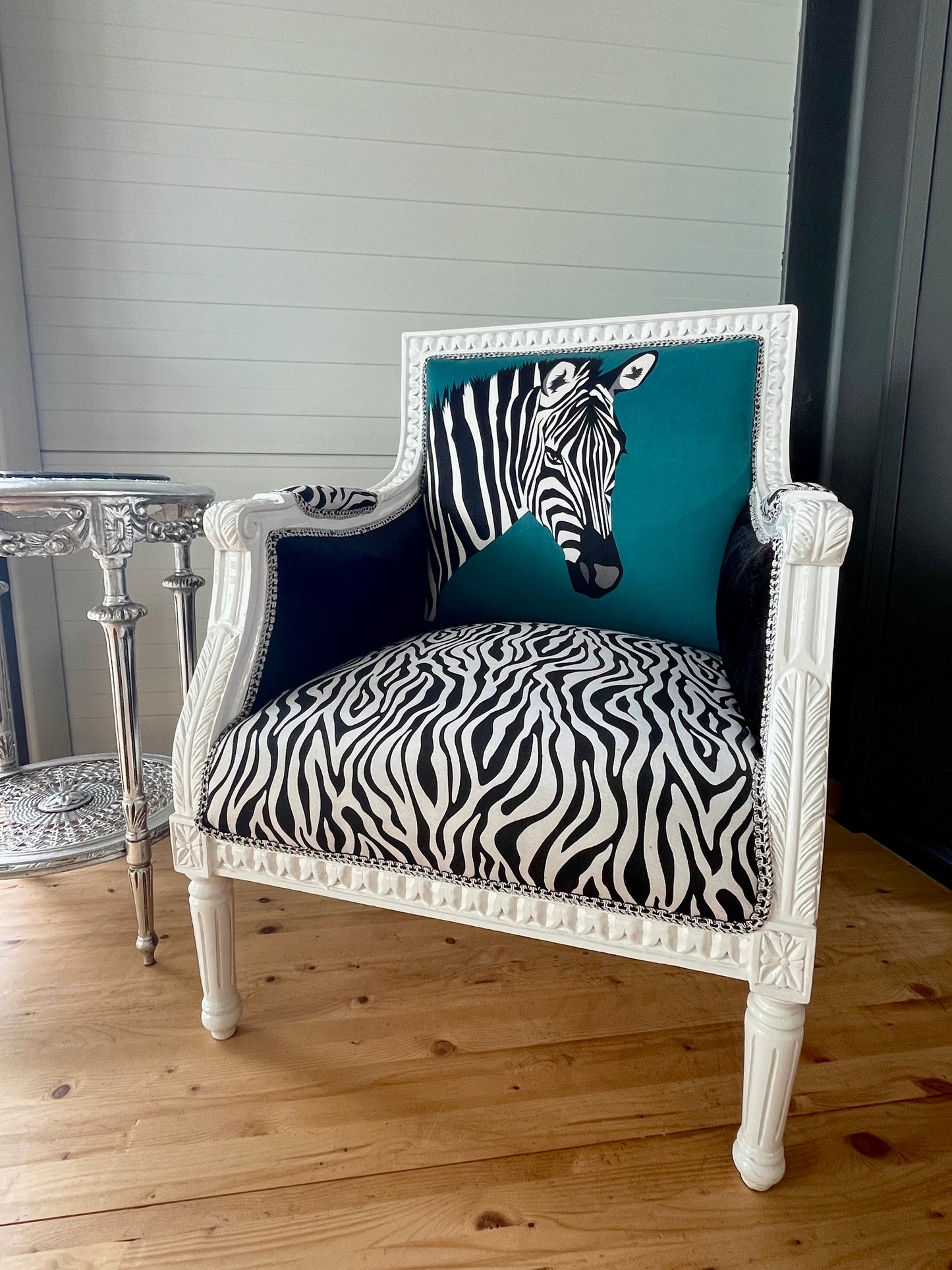 Armchair Niche Cool Design in Green Velvet Zebra Print Square Shape Armchair for Party Event for Commercial Display