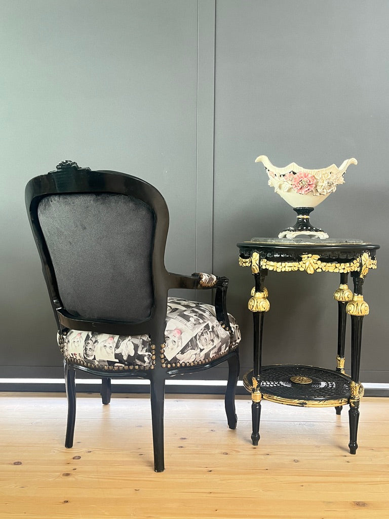 CasAmin Möbel black Louis XV Baroque armchair with white accents, showcasing ornate woodwork and a classic, elegant design.