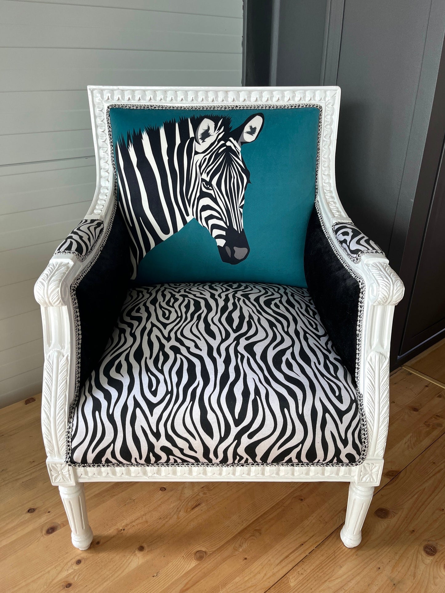 Armchair Niche Cool Design in Green Velvet Zebra Print Square Shape Armchair for Party Event for Commercial Display