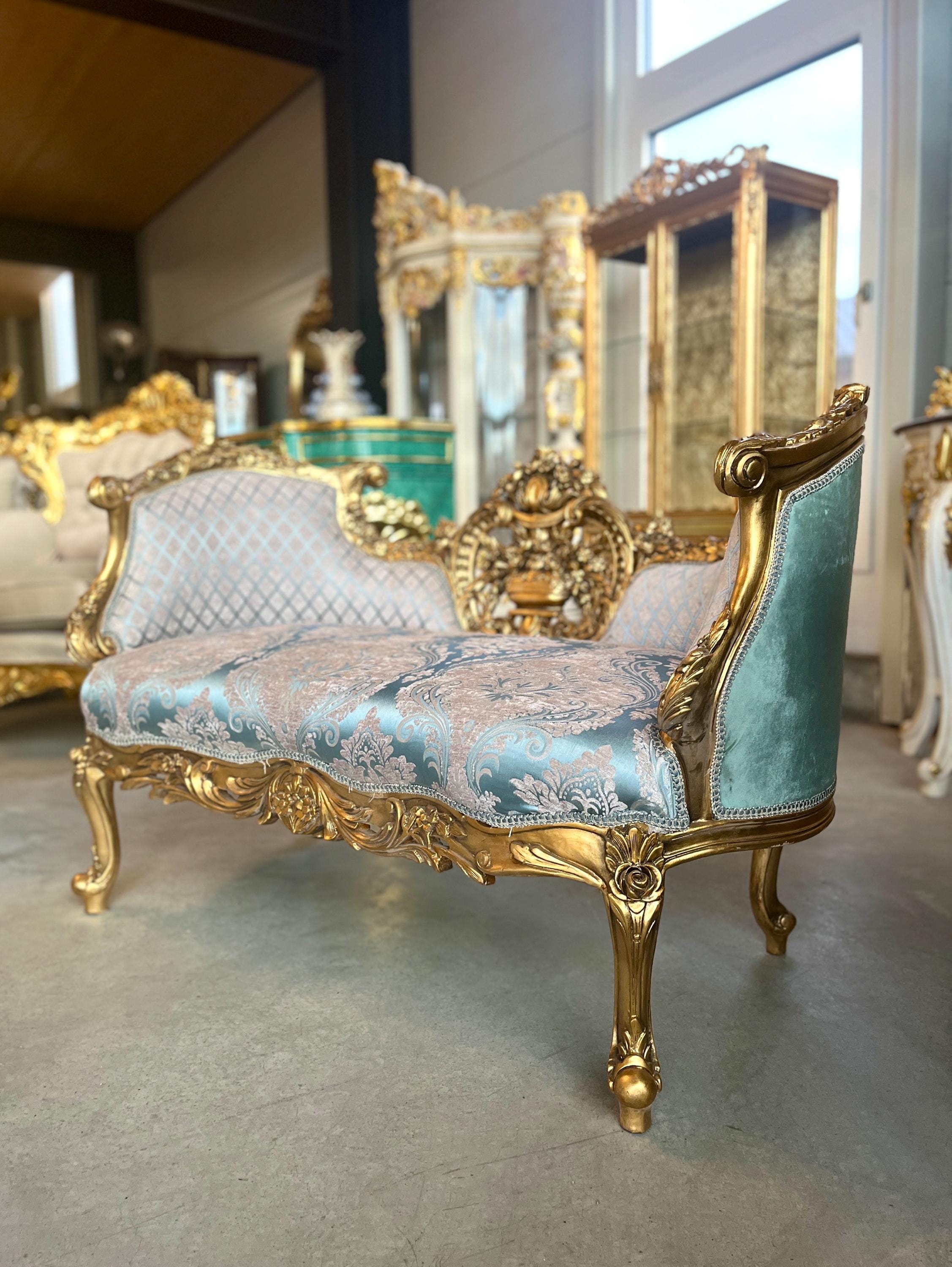 Love Seat Royal Baroque Style Bench Sky Blue Damask Flower Pattern Antique Style Couch in Gold Finish for Housewarming Party Xmas Home Gift