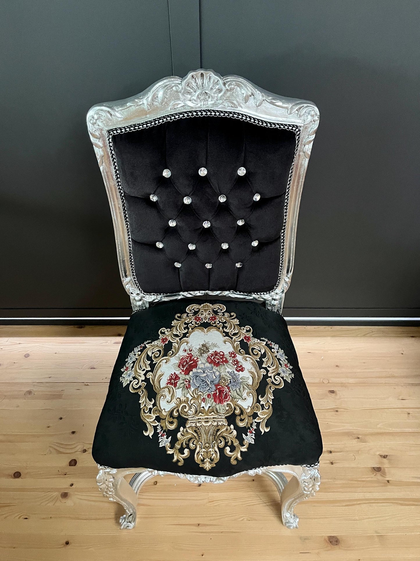 Accent Chair Antique Style Silver Finish Dining Chair Black Home Decor Baroque Rococo Style Chair in Black Velvet for Home