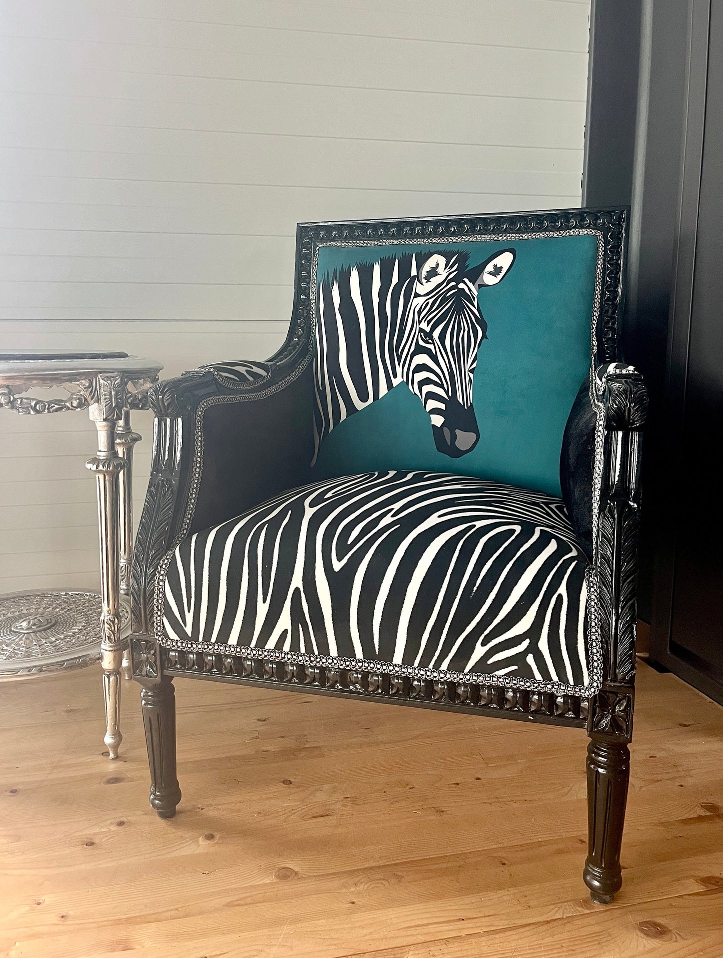 Armchair Niche Cool Design in Green Velvet Zebra Print Square Shape Armchair for Party Event for Commercial Display