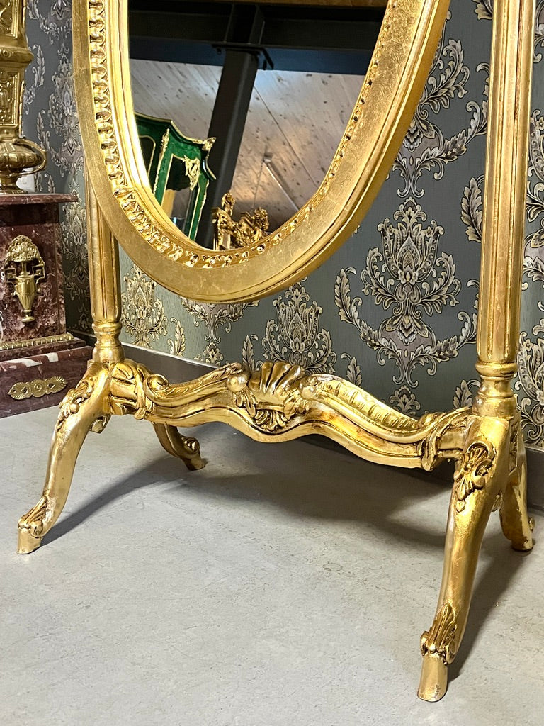 Specchio da terra elegante in stile barocco, specchio ovale in legno artigianale per la camera da letto