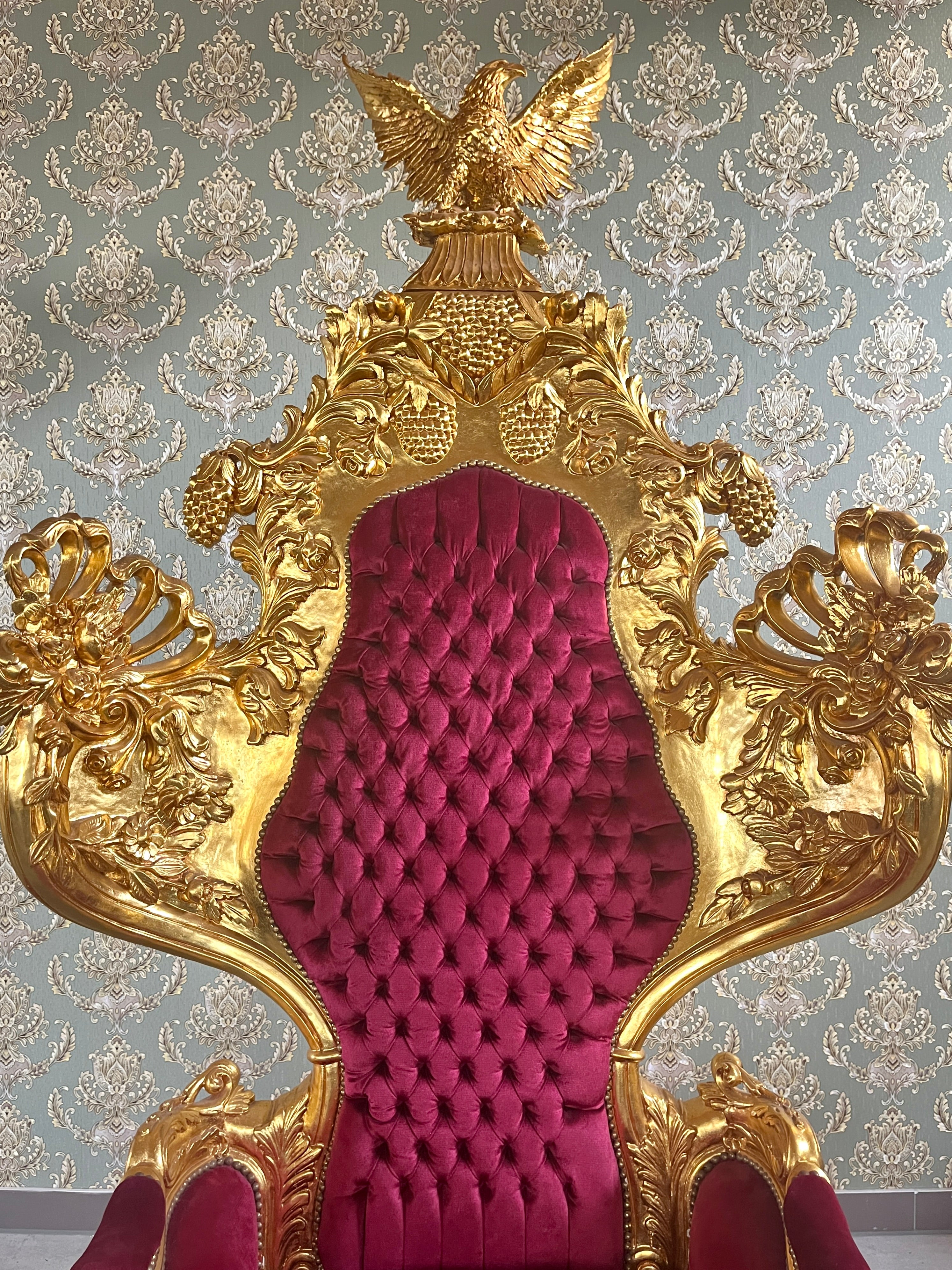 Royal Throne Chair Red Velvet Gold Eagle Crown Kings Chair Luxury Baroque Decor