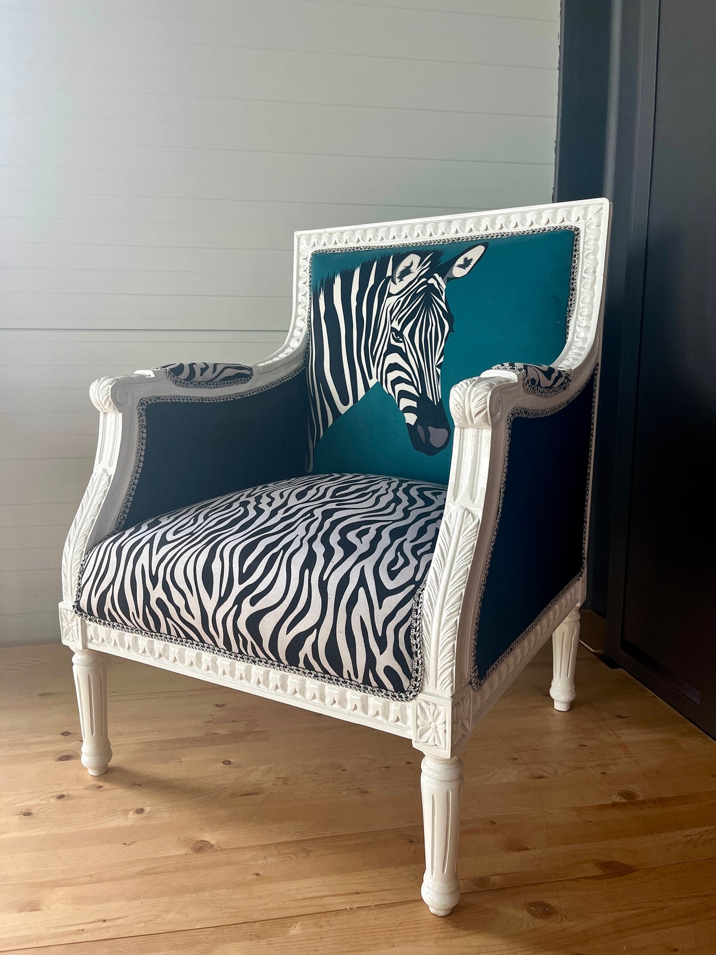 Armchair Niche Cool Design in Green Velvet Zebra Print Square Shape Armchair for Party Event for Commercial Display