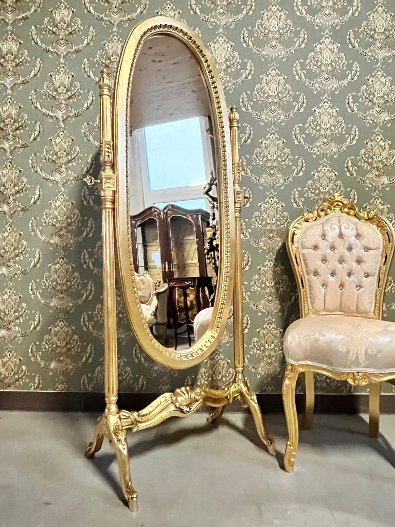 Specchio da terra elegante in stile barocco, specchio ovale in legno artigianale per la camera da letto