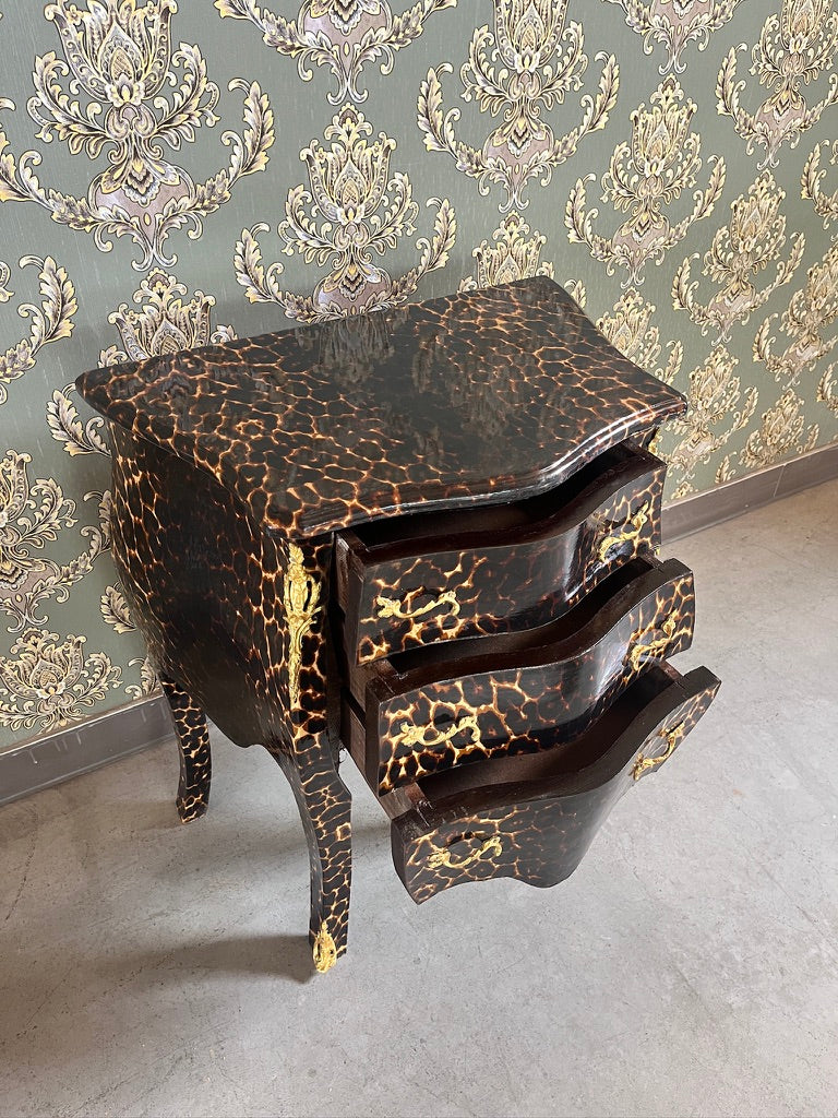 Nachttisch mit Leopardenmuster: Nachttisch im französischen Louis-Stil