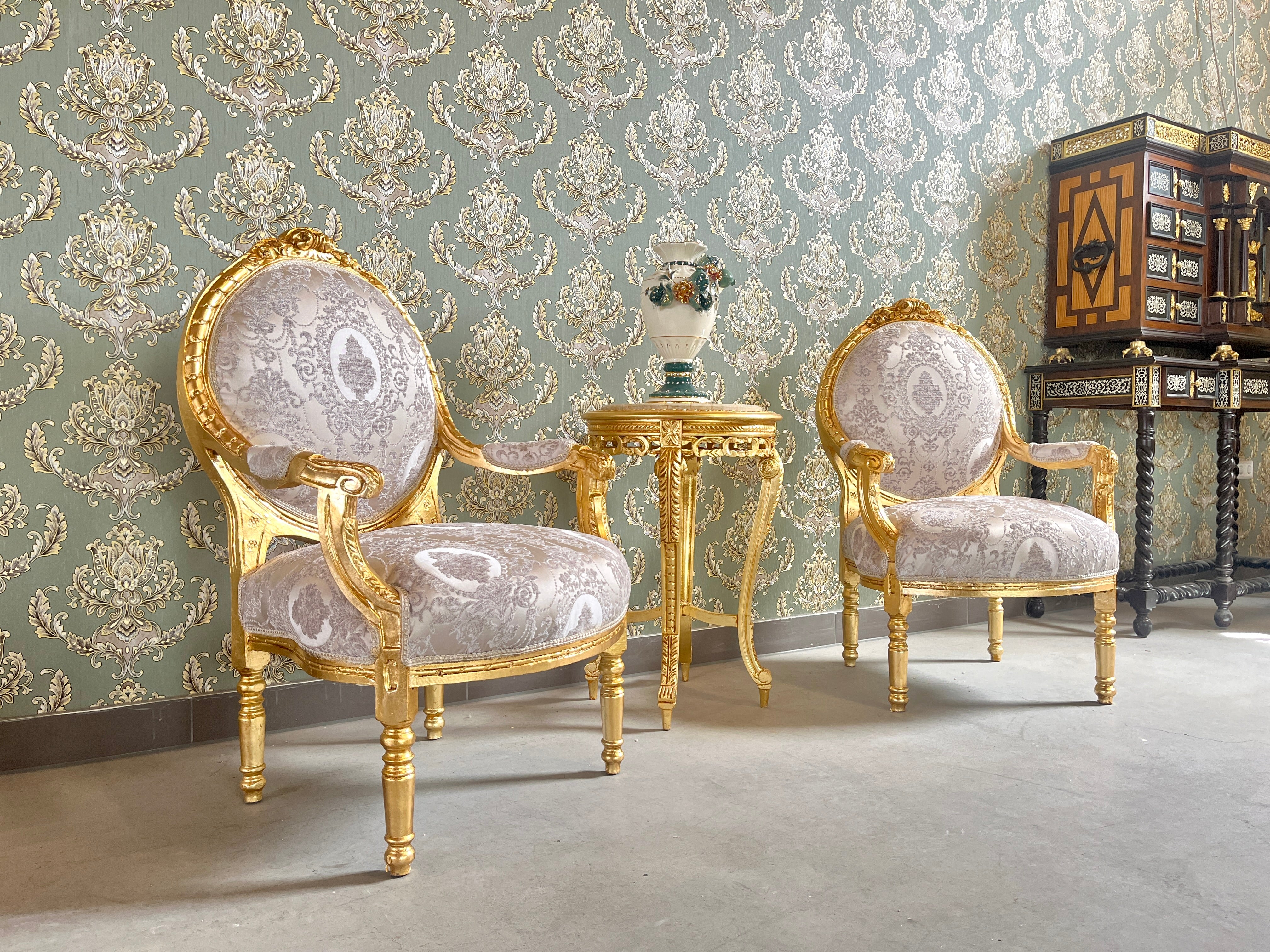 Rococo Armchair & Marble Top Table Set in Beige Floral Baroque Lounge Furniture