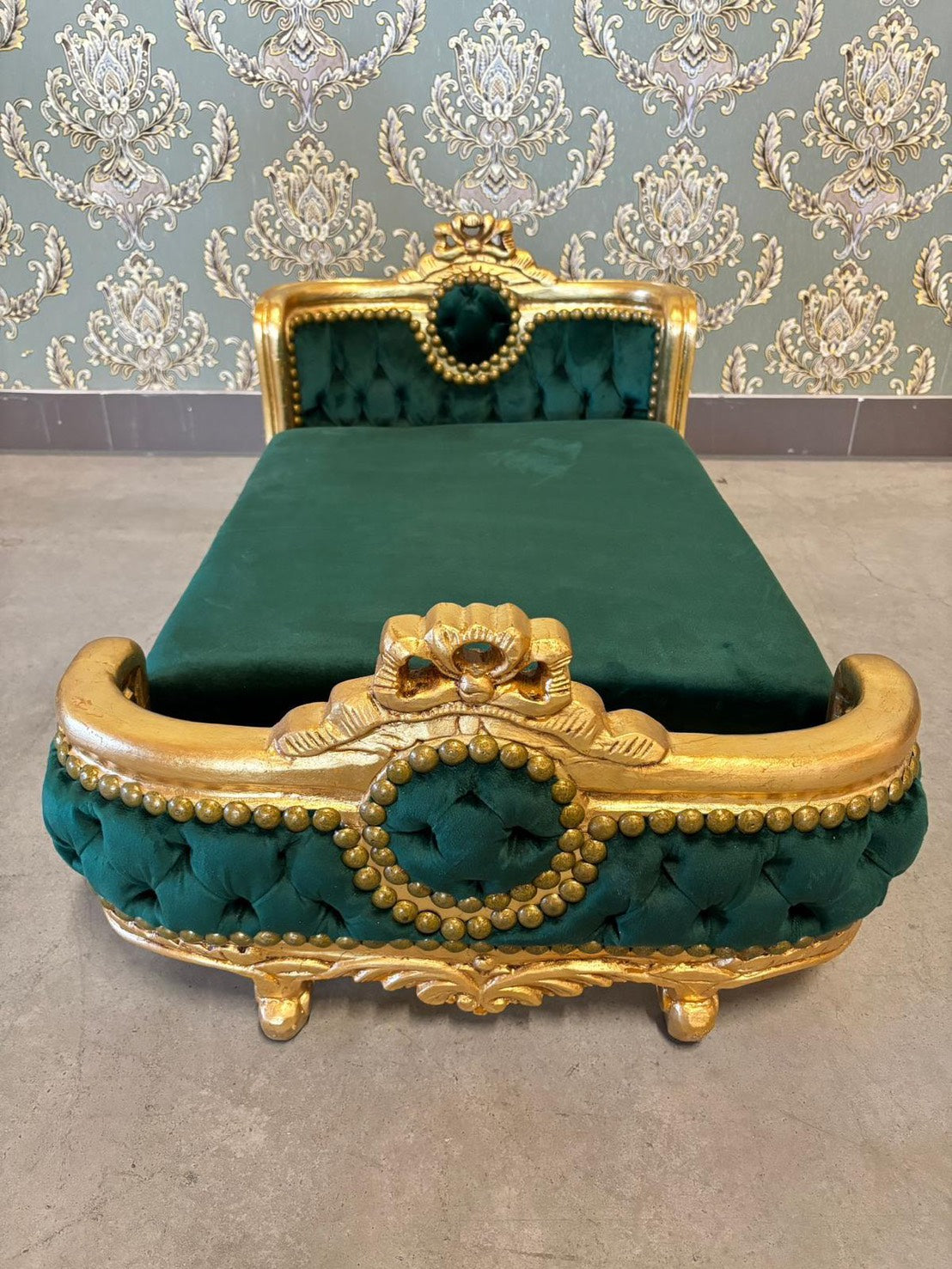 Handmade hot pink velvet French Louis Baroque pet bed by CasAmin Möbel, elegant furniture piece for dogs and cats.