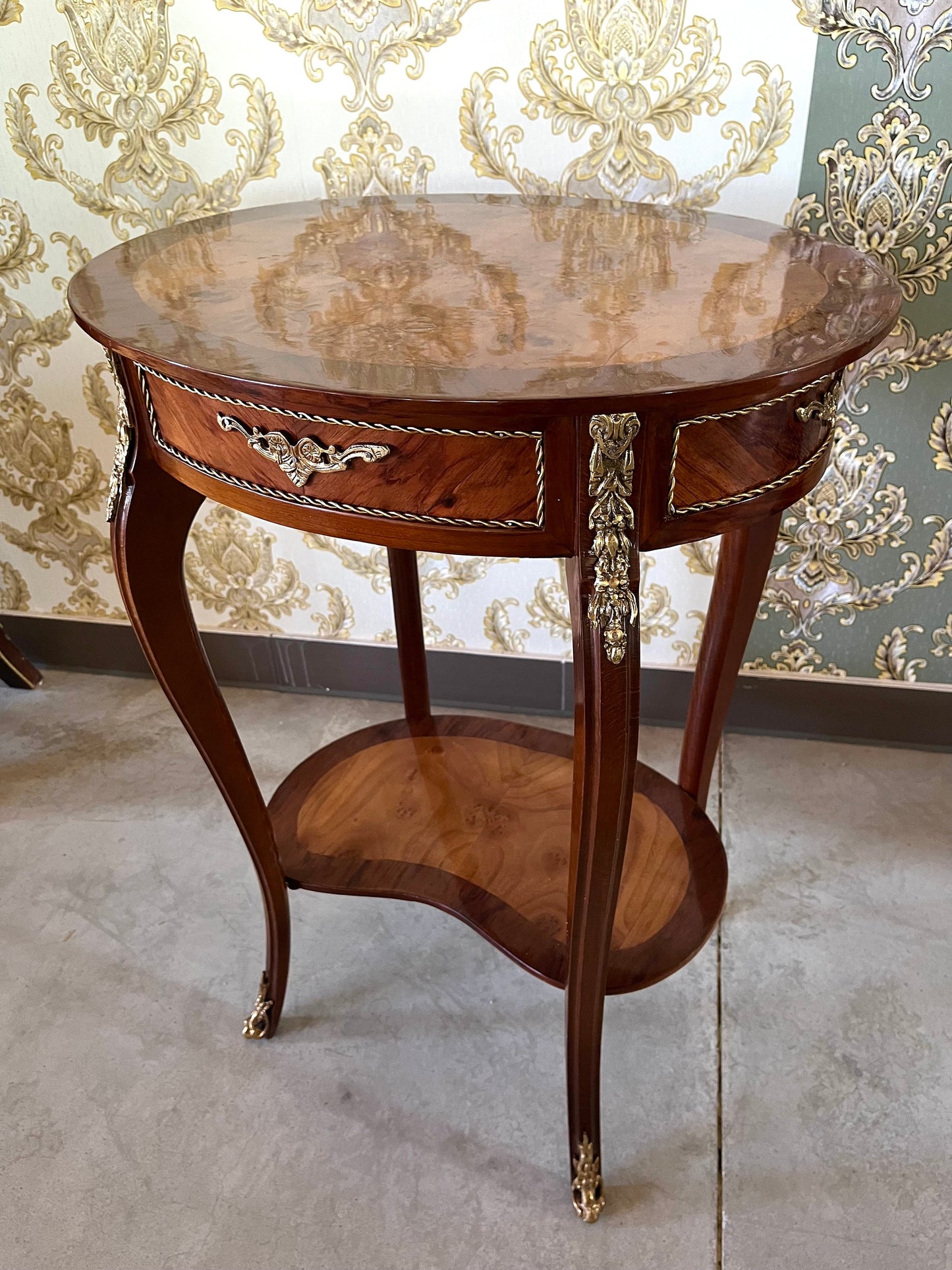 Side Table French Antique Style Wooden Brown Oval Shape Table Retro Baroque Style for Home Decor