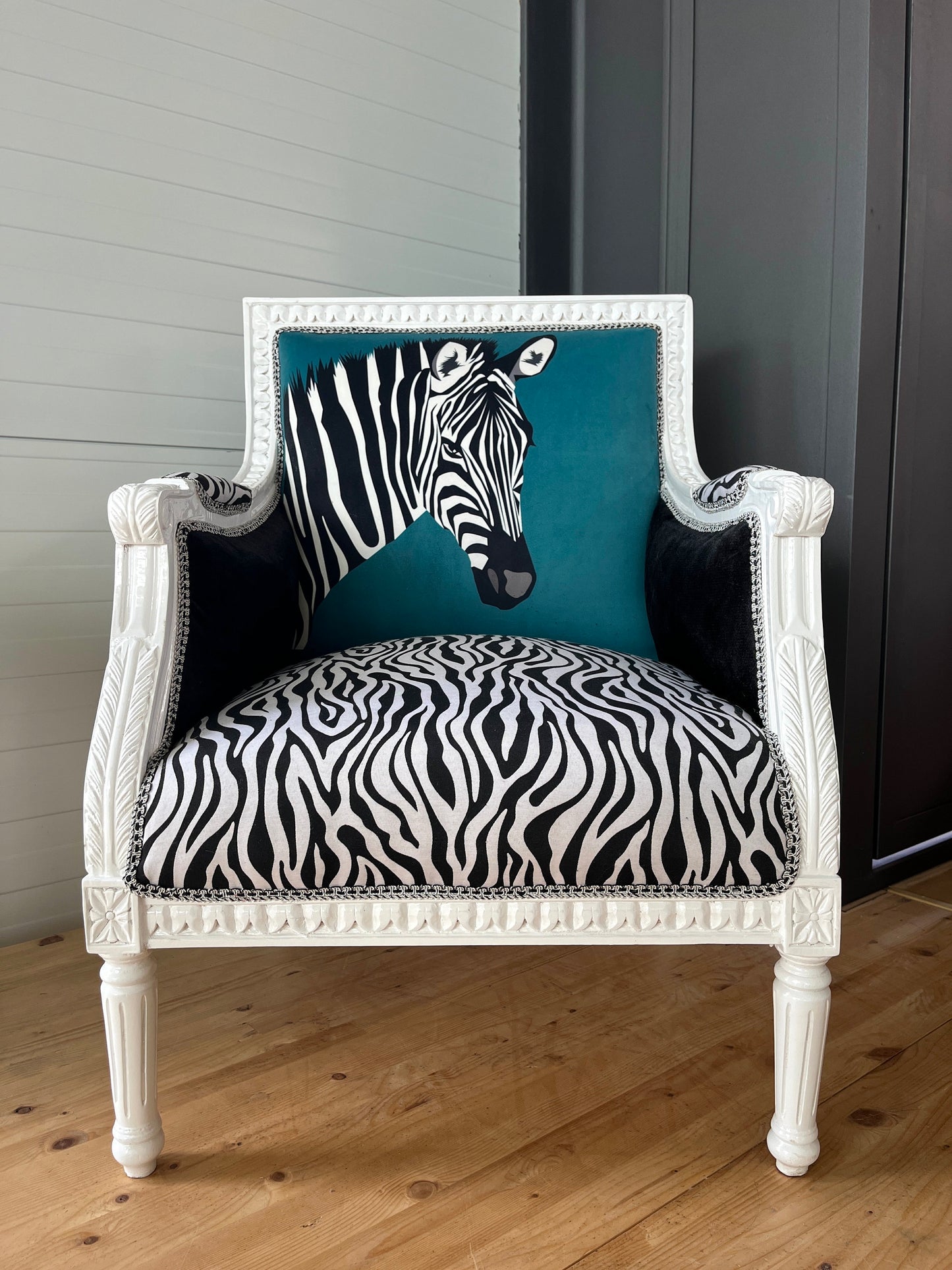 Armchair Niche Cool Design in Green Velvet Zebra Print Square Shape Armchair for Party Event for Commercial Display