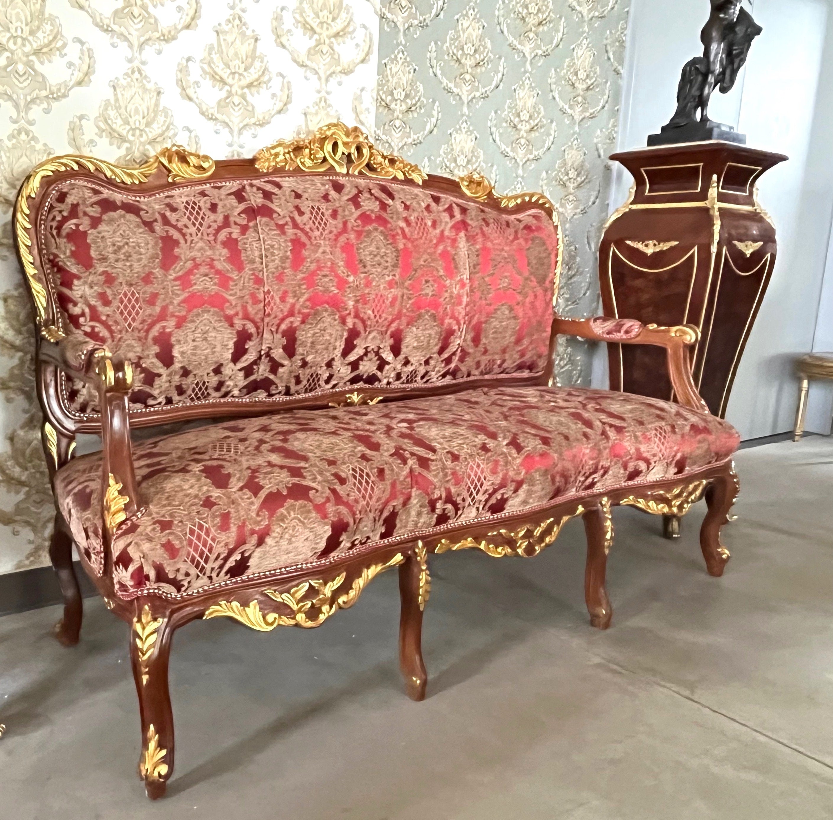 Sofa Set Bordeaux Flower Pattern  French Antique Style Sofa Set in Red Royal Baroque Style Sofa Set For Home Lounge Room For Hotel Lobby