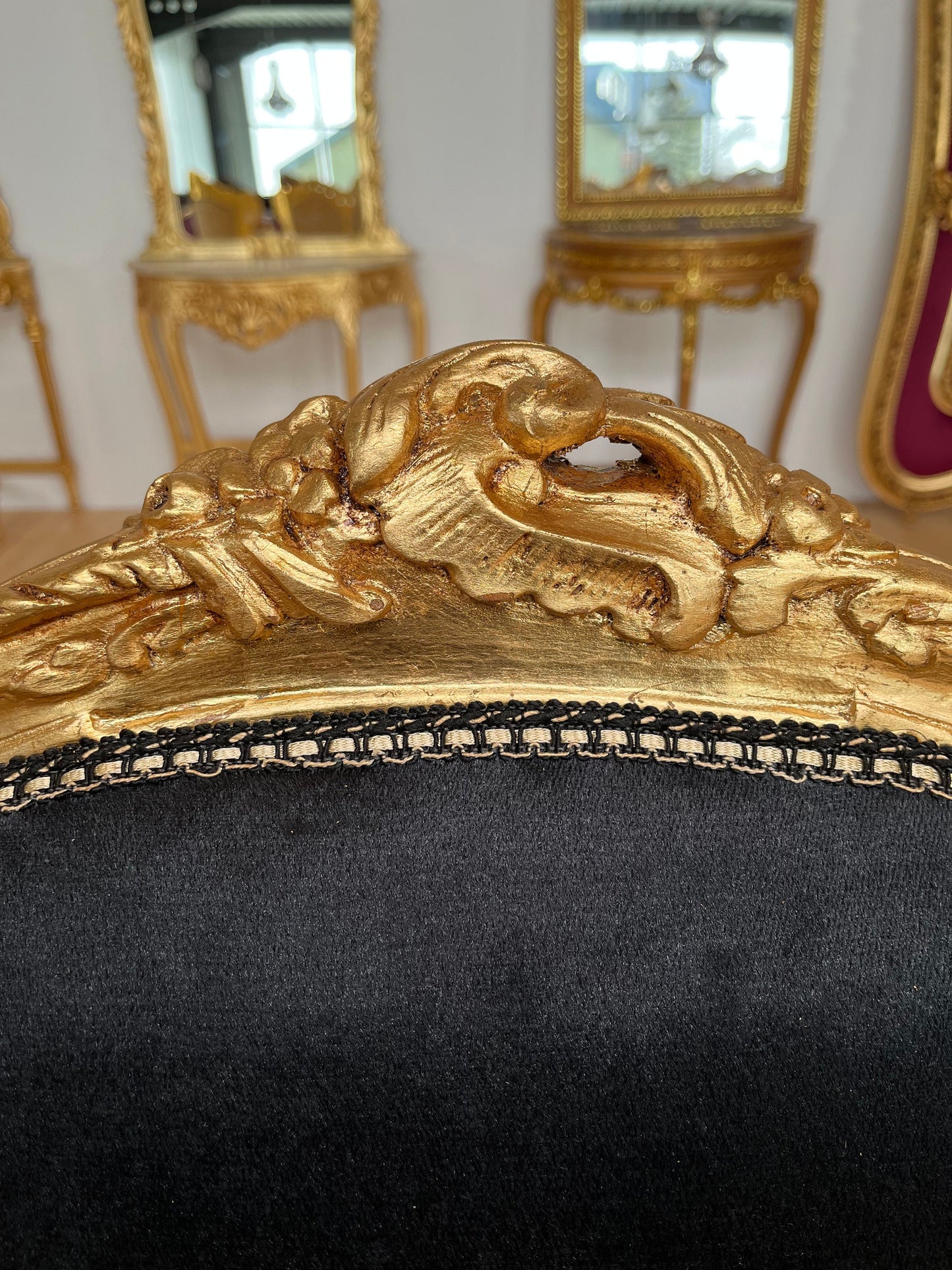 Accent Armchair Retro Baroque Rococo Style Black Velvet Chair in Gold Finish For Holiday Decor
