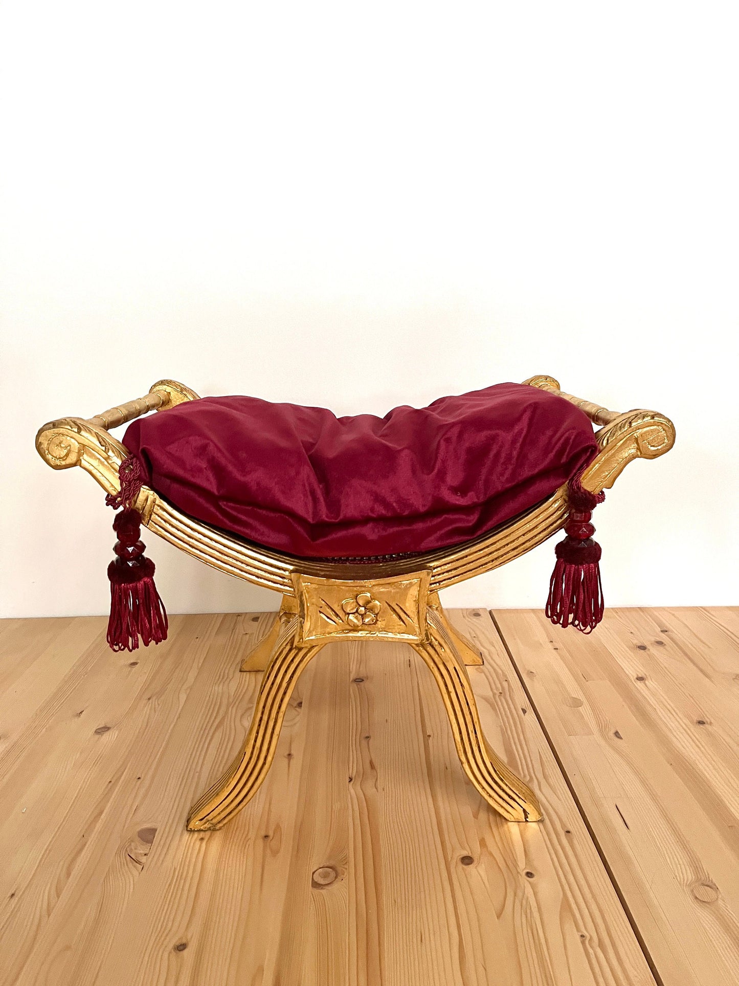 Foot Stool French Louis XV Antique Style Ottoman Retro Baroque Style Hocker with Tassels Bordeaux Gold Leopard Print Seated in Gold Finish