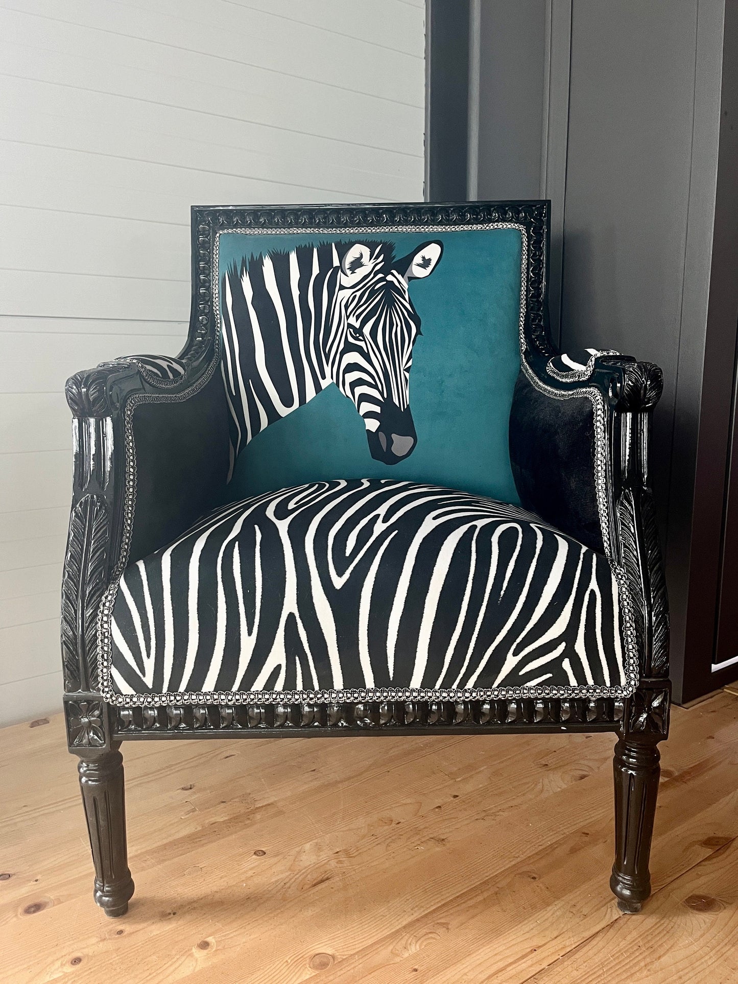 Armchair Niche Cool Design in Green Velvet Zebra Print Square Shape Armchair for Party Event for Commercial Display