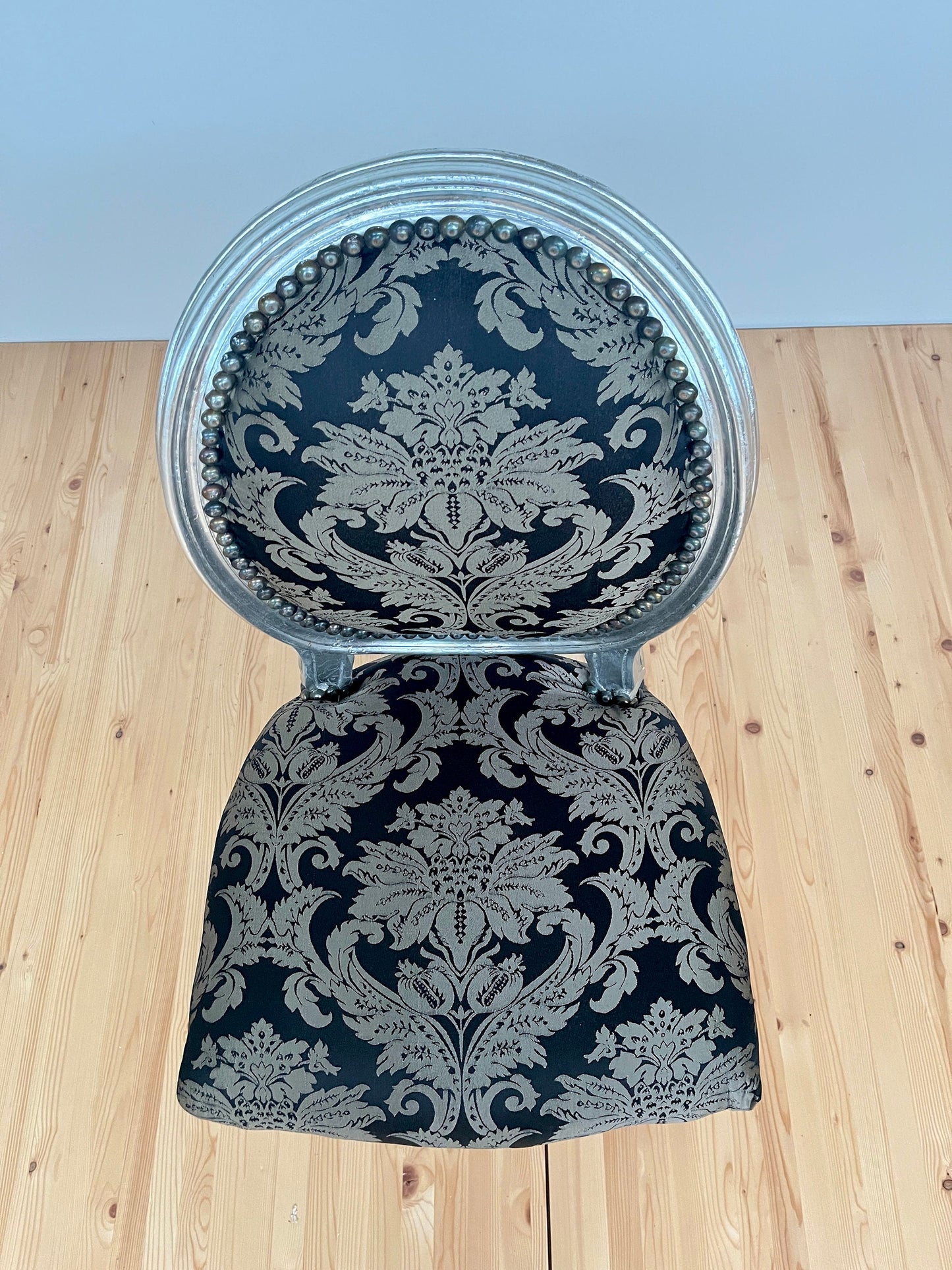 Chair Classic Baroque Style in Silver Black Pattern Dining Chair in Silver Finish for Home Decor