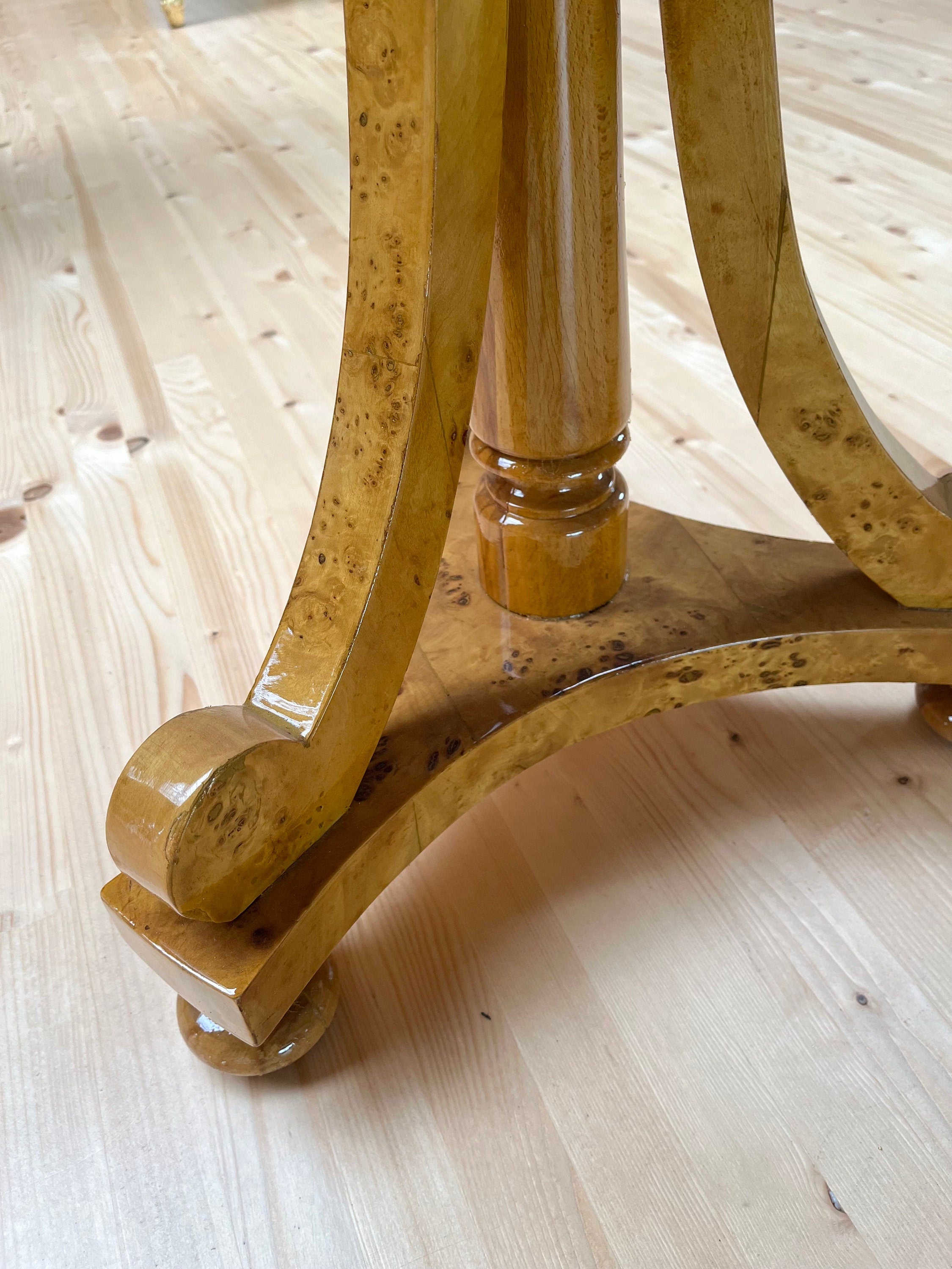 Round Side Table Classic Baroque Style Coffee Table In Yellow Color Wooden End Table