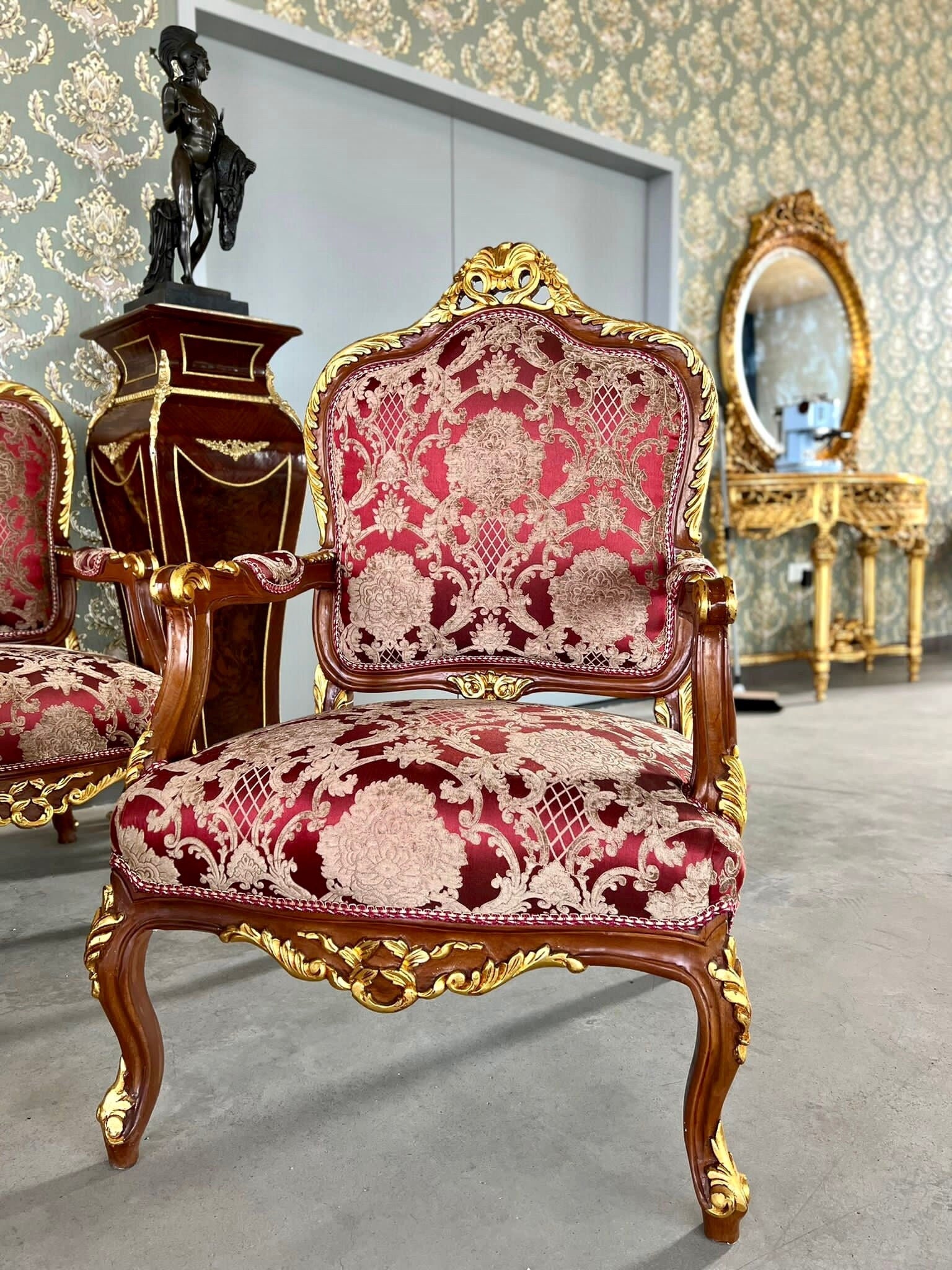 Sofa Set Bordeaux Flower Pattern French Antique Style Sofa Set in Red Royal Baroque Style Sofa Set For Home Lounge Room For Hotel Lobby