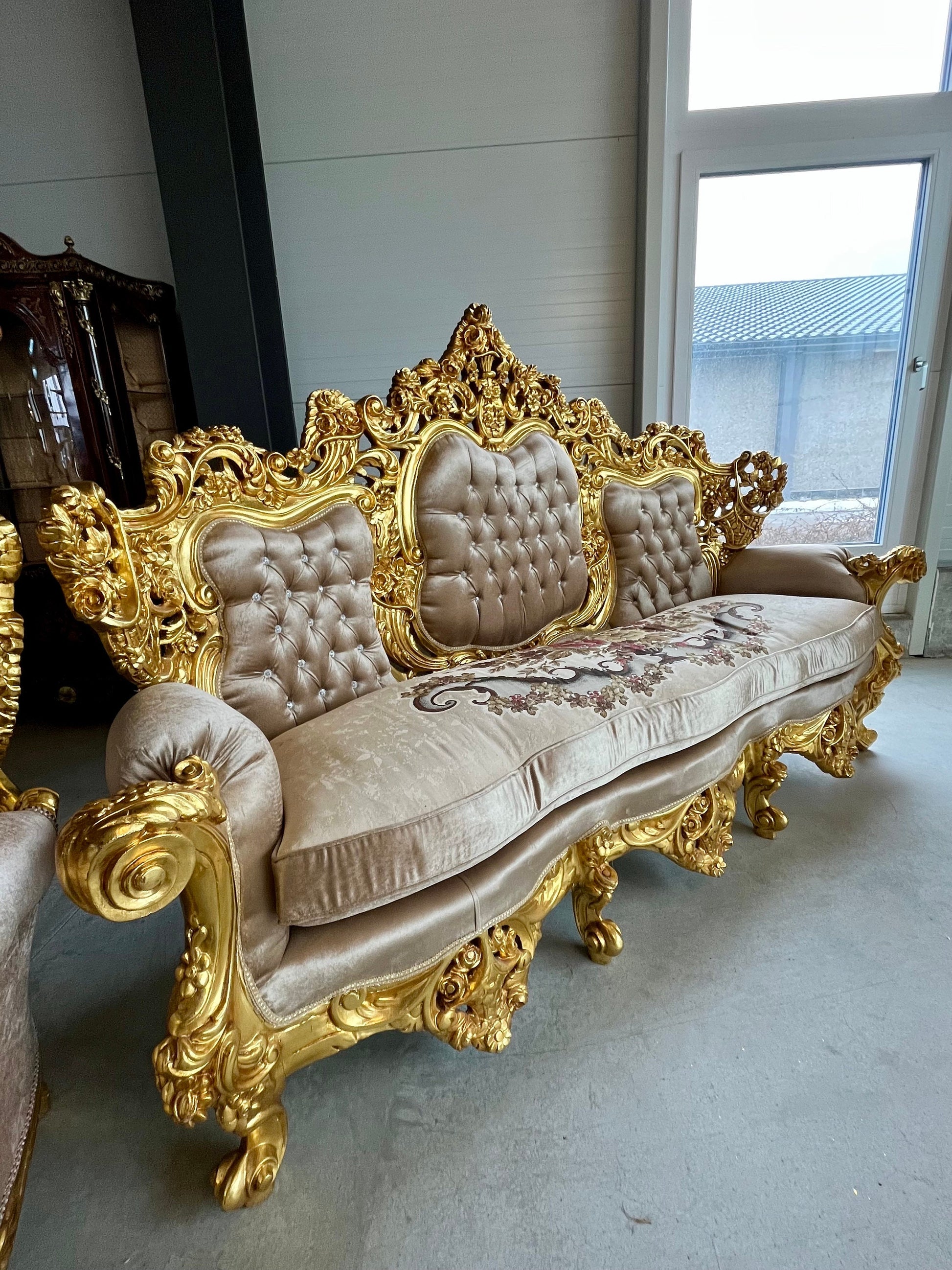 Imperial Sofa Set Royal King Sofa Set French Rococo Sofa Suite Brown Velvet Couch Set Gold Finish for Luxurious Home for Hotel Lobby Decor