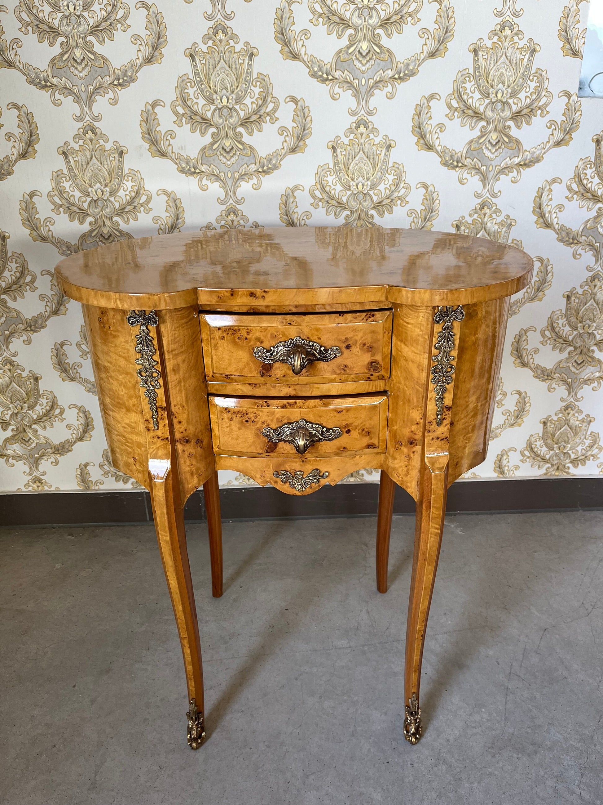 Louis Möbel Kommode Nachttisch im antiken Stil - Gelb / French Louis Chest of Drawers Antique Style Night Stand - Yellow Pea Shape