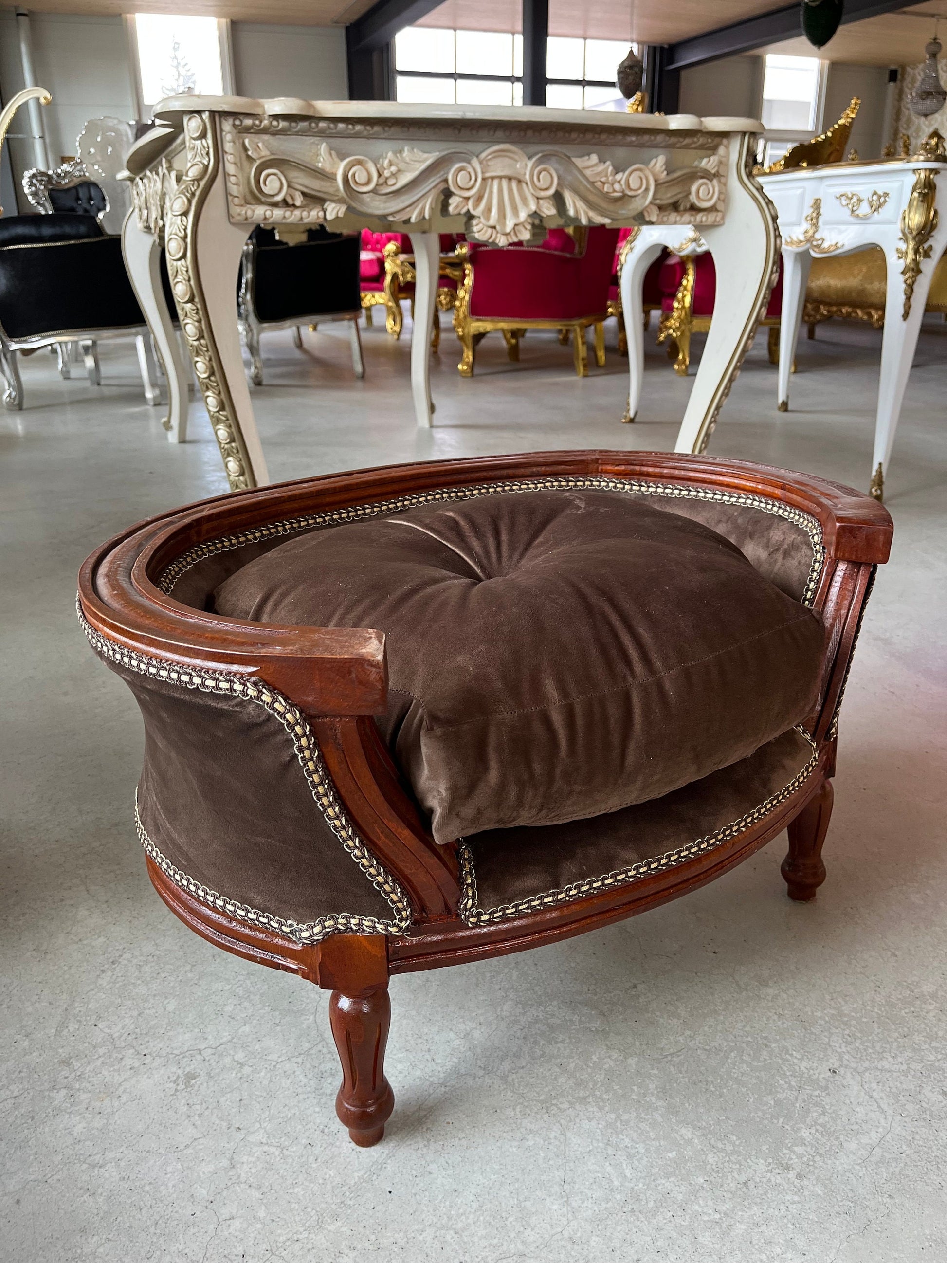 Dog Sofa Chair Retro Baroque Rococo Style Cute Dog Settee Green Velvet Blue Velvet for Home Decor Dog Chair