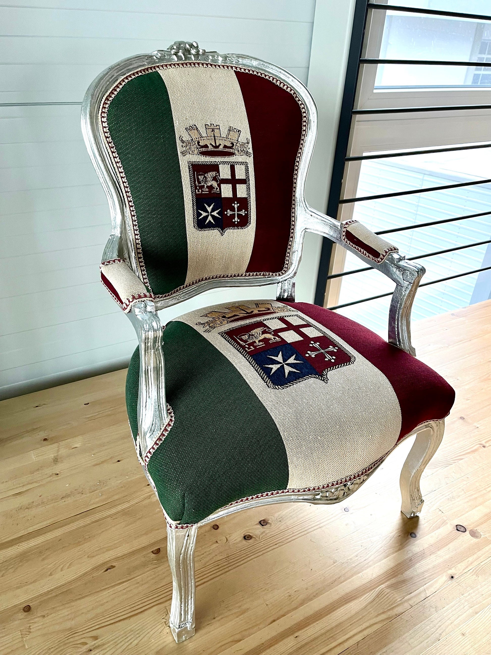 Armchair and Ottoman Set French Louis Baroque Style Italian Naval Crown in Silver Finish Armchair Ottoman Set in Retro Baroque Rococo Style