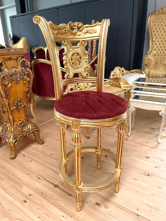 Hoher Barstuhl im barocken Antikstil/ High Bar Chair Baroque Antique Style Velvet Red in Gold Finish