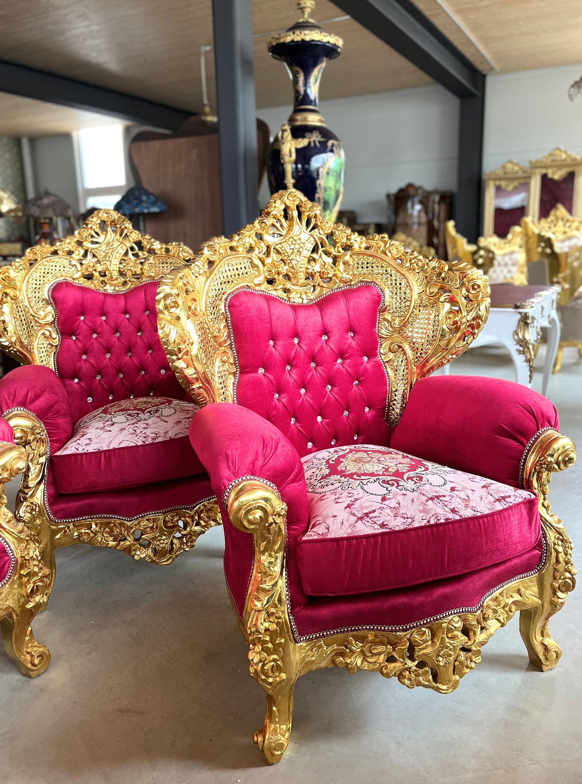Saloon Sofa Set in Royal Antique Style for Hotel Huge Sofa Set in French Louis Style Saloon Sofa Set in Italian Baroque Rococo Style Red