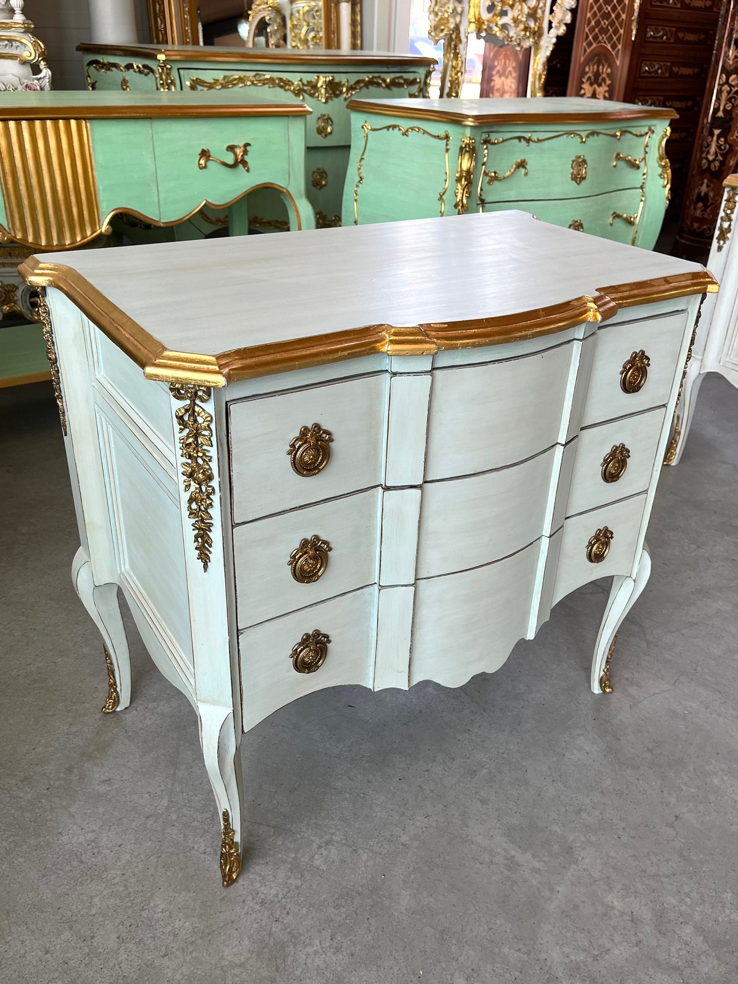 Barock-Rokoko-Kommode in Gebürstetes Hellblau/Baroque Rococo Chest of Drawer in Brushed Light Blue