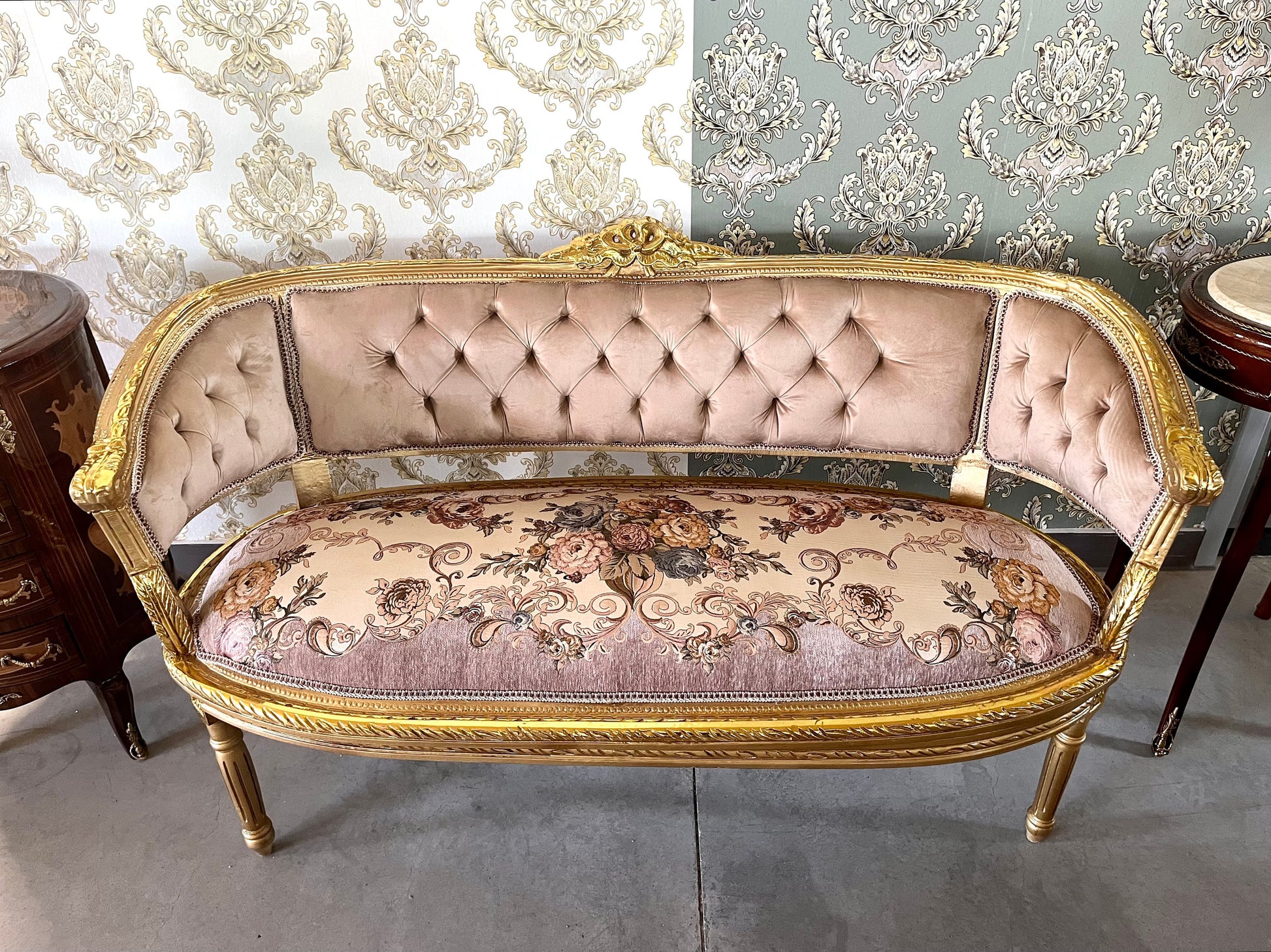 Sofa Set Baroque Style Lounge Sofa Cappuccino Color French Antique Style for Small Home