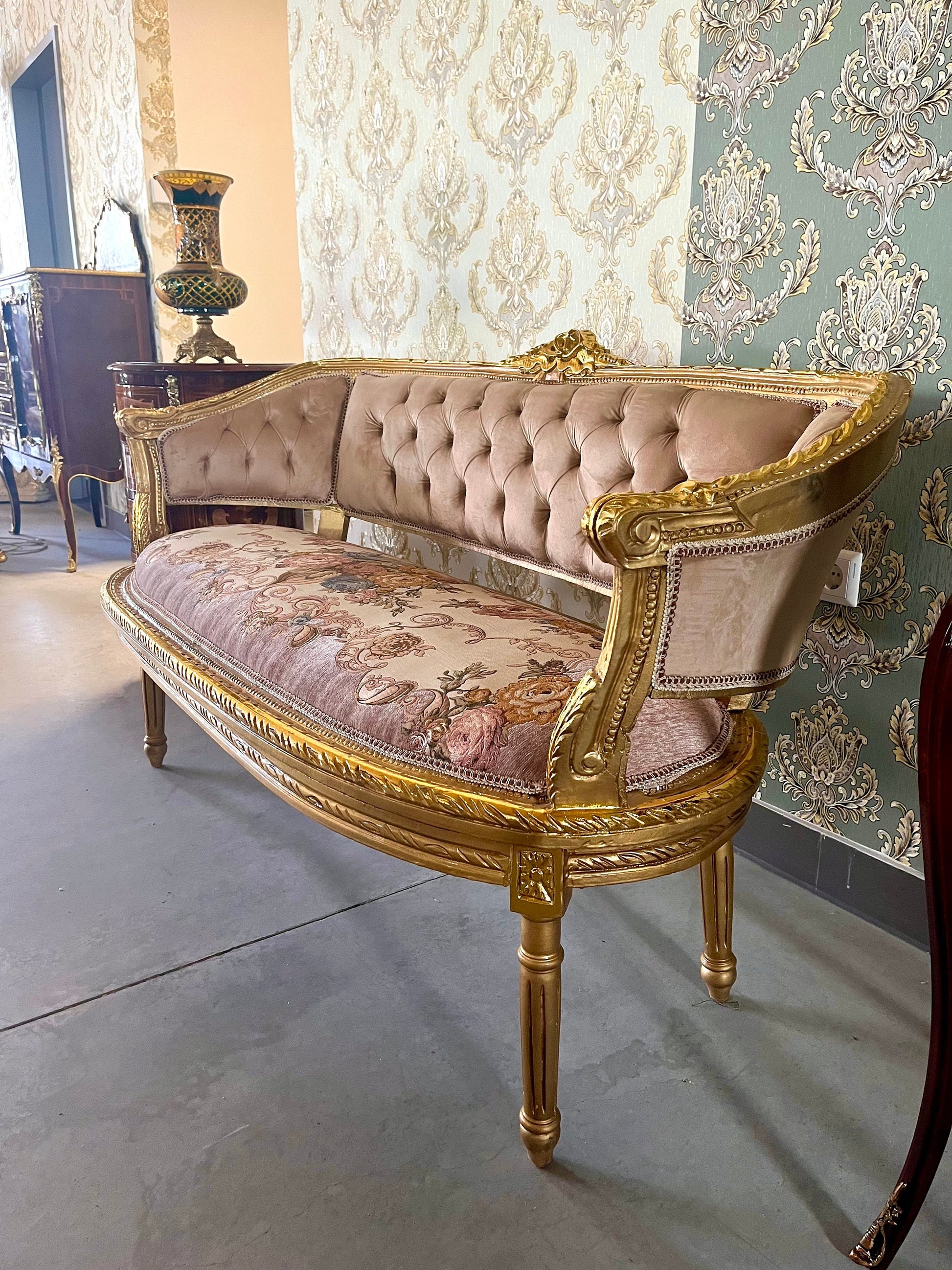 Sofa Set Baroque Style Lounge Sofa Cappuccino Color French Antique Style for Small Home