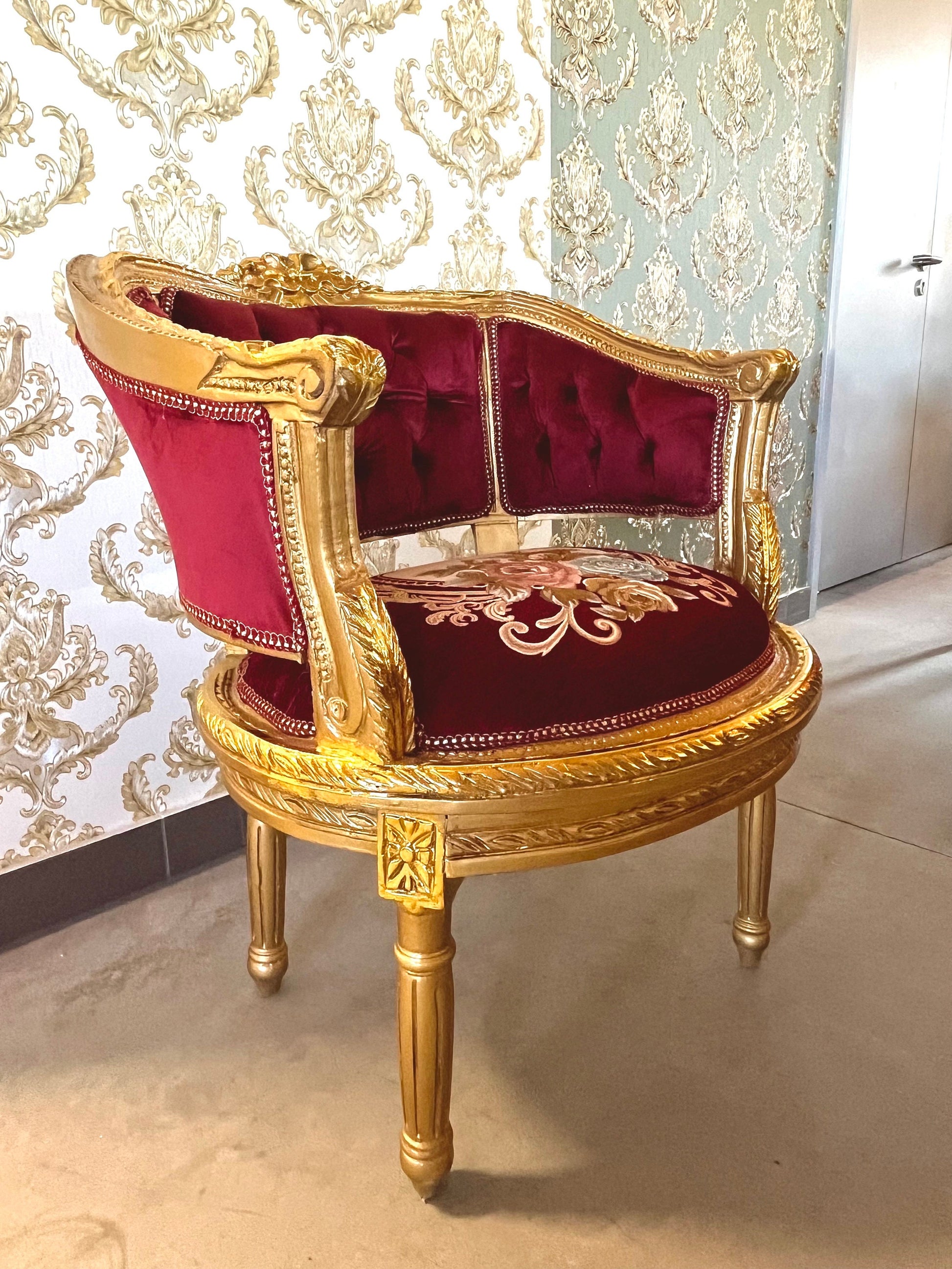 Antique Style Sofa Set Red French Baroque Style Sofa Set in Bordeaux Color French Style Sofa for Lounge Room